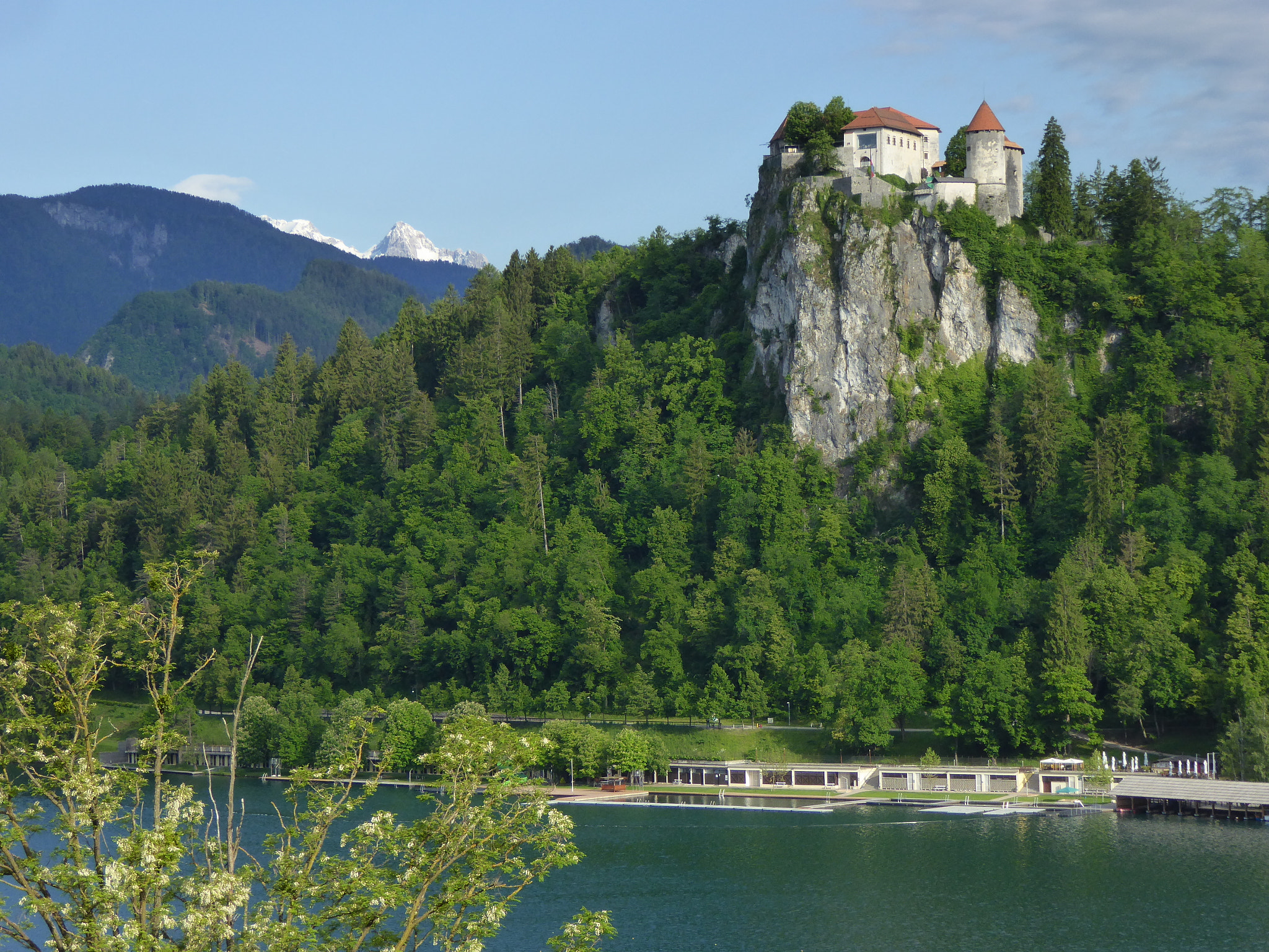 Panasonic Lumix DMC-ZS40 (Lumix DMC-TZ60) sample photo. Lake bled castle photography