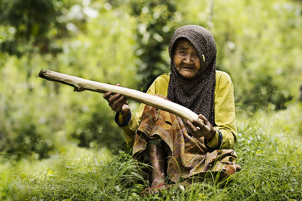 Nikon D7100 sample photo. Old woman photography