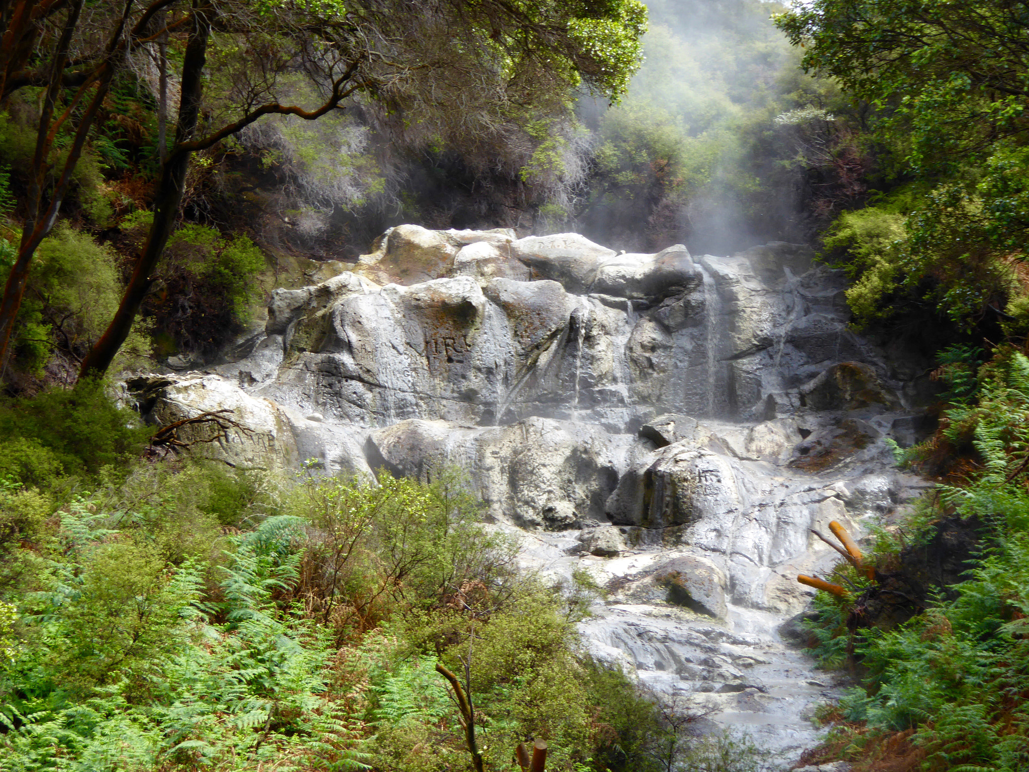 Panasonic Lumix DMC-ZS40 (Lumix DMC-TZ60) sample photo. Devils throat near rotorua, nz photography