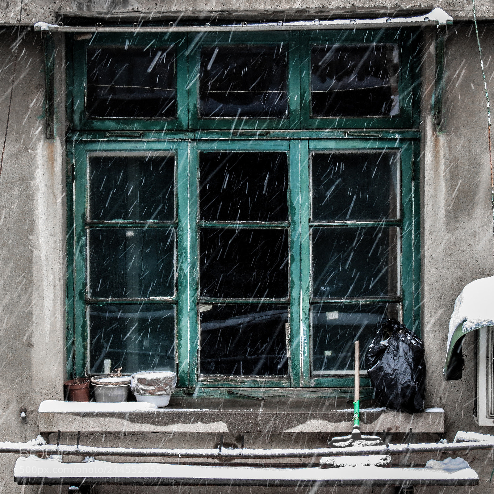 Canon PowerShot SX40 HS sample photo. Windows in the storm photography