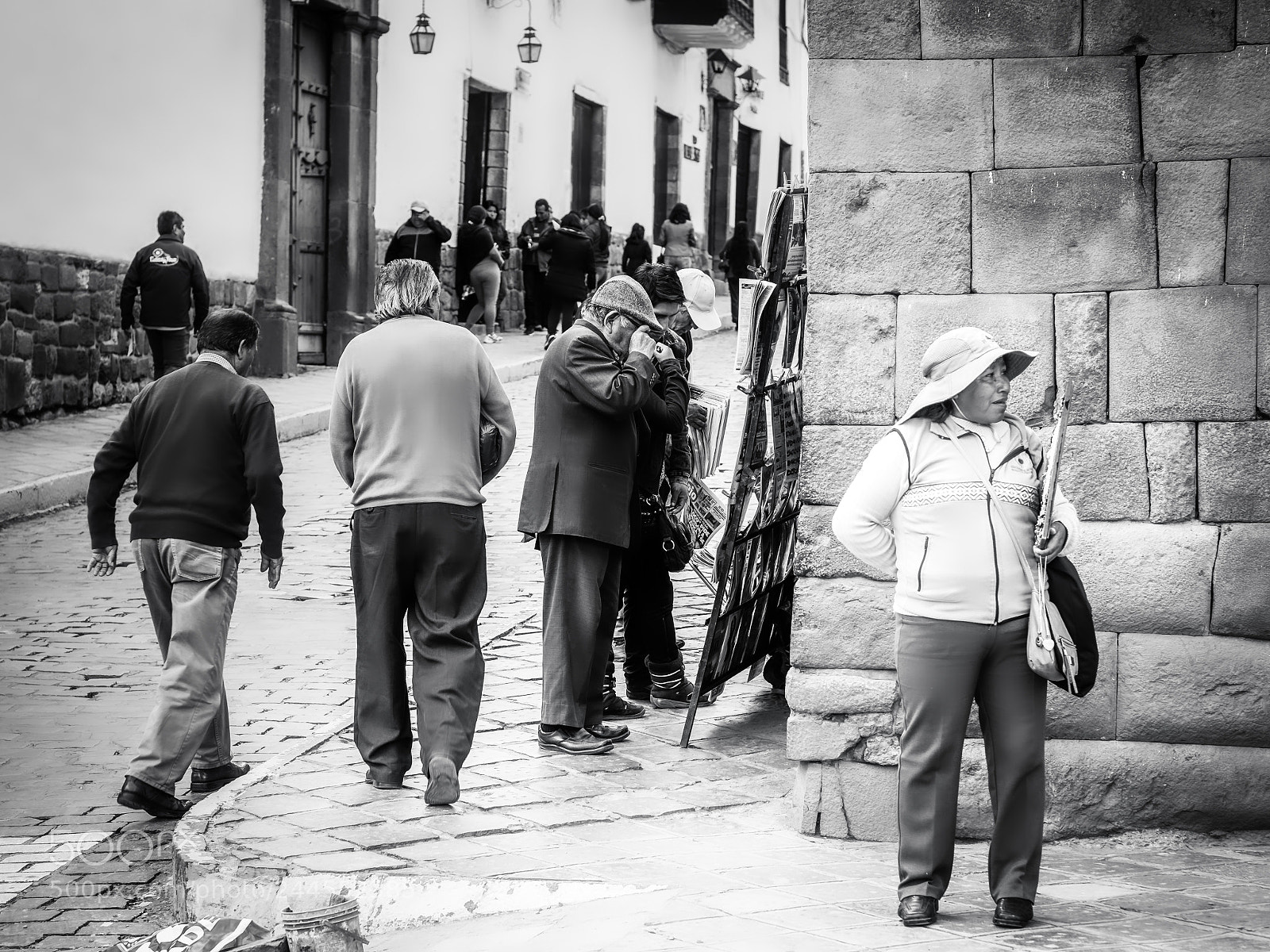 Olympus OM-D E-M5 II sample photo. Cuzco street scene photography