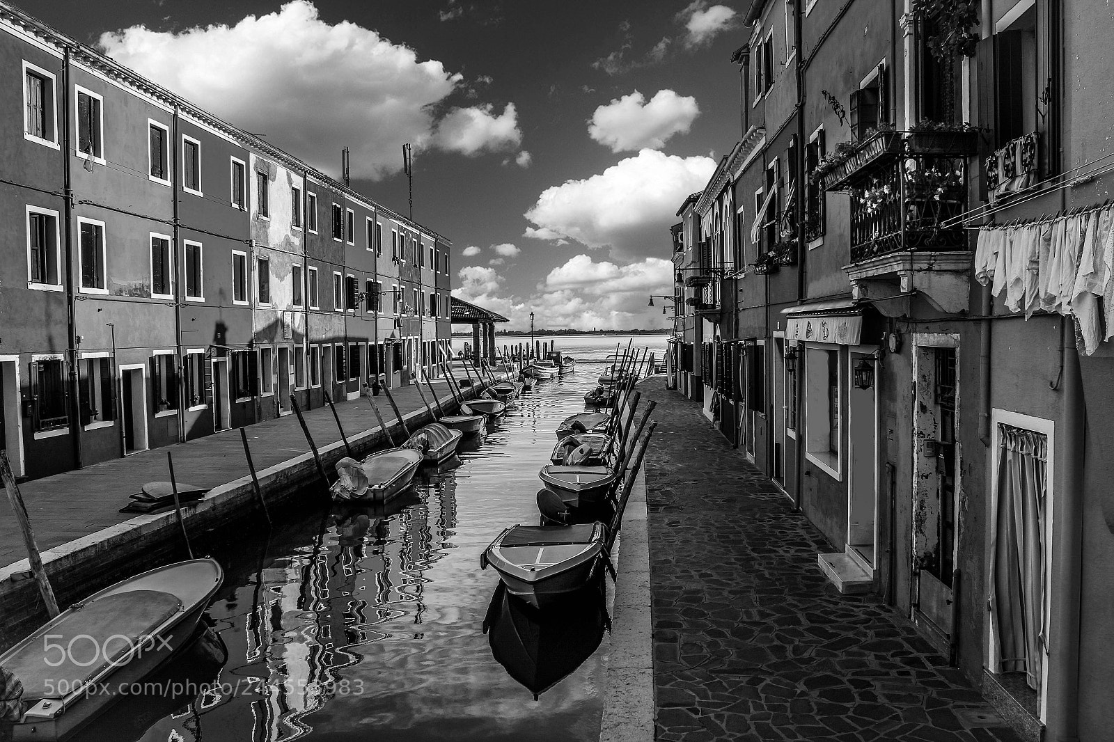 Canon EOS 550D (EOS Rebel T2i / EOS Kiss X4) sample photo. Burano island and a photography