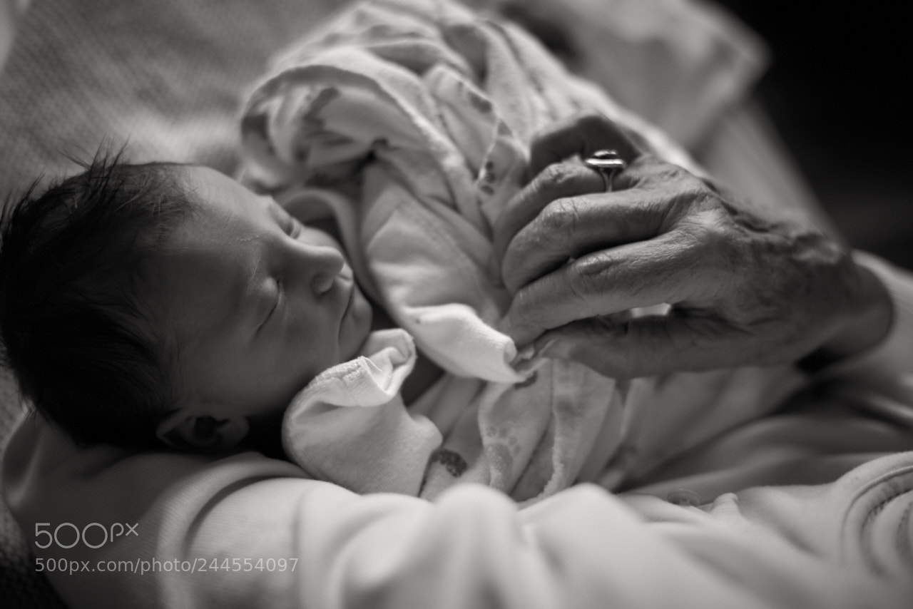 Nikon D810 sample photo. Newborn and her great photography