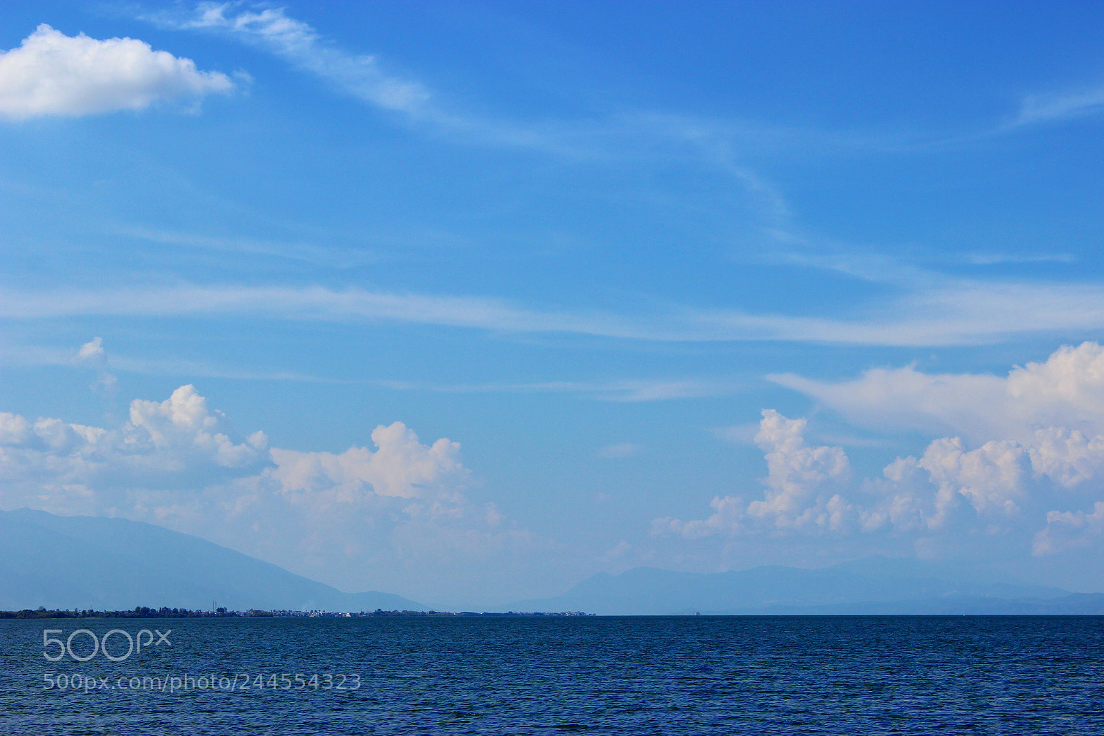 Canon EOS 600D (Rebel EOS T3i / EOS Kiss X5) sample photo. Shades of blue photography