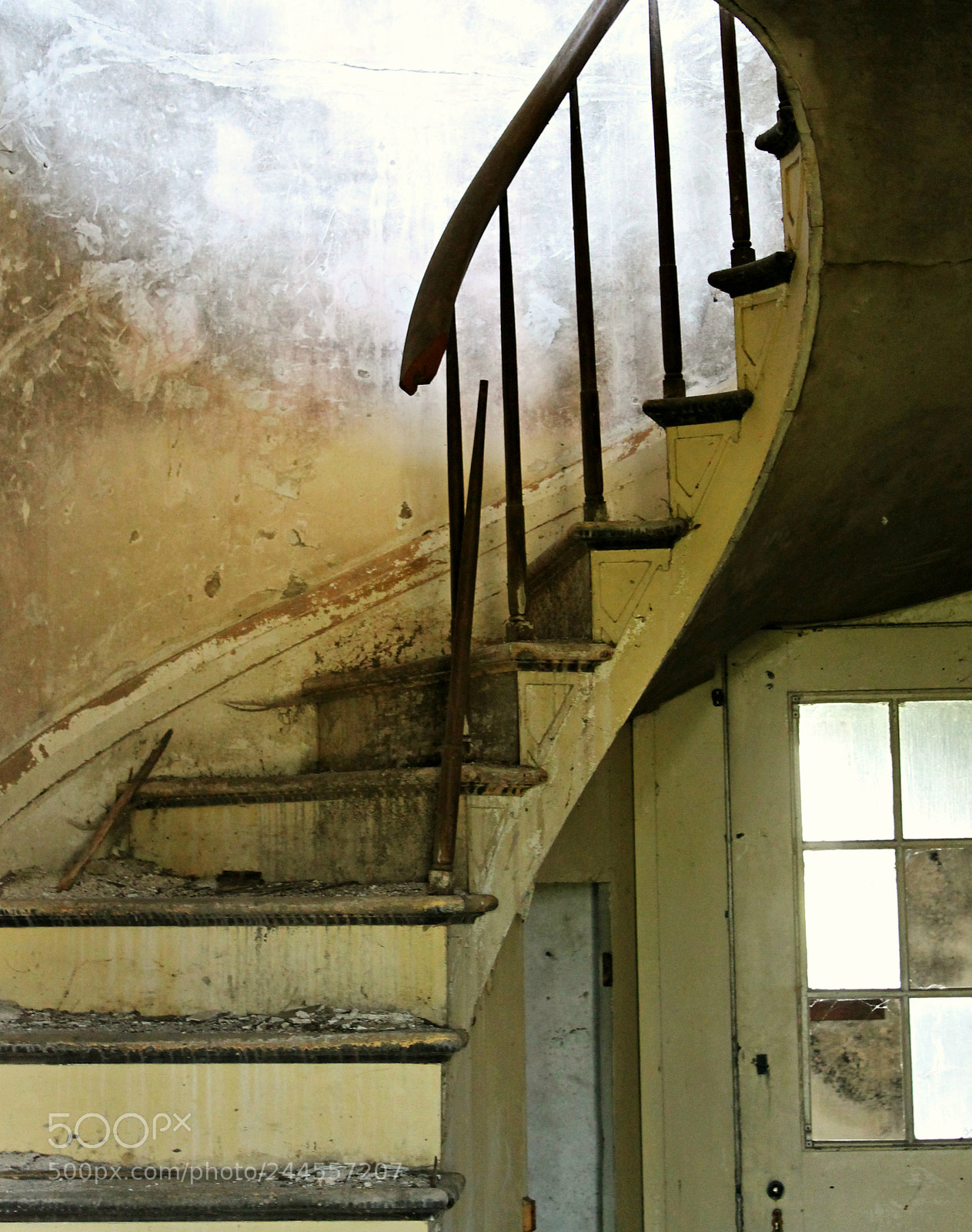 Canon EOS 1100D (EOS Rebel T3 / EOS Kiss X50) sample photo. Dilapidated details photography