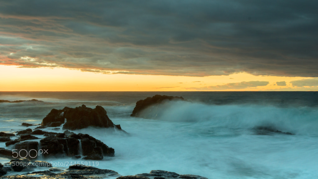 Sony SLT-A65 (SLT-A65V) sample photo. Heavy seas at dawn photography