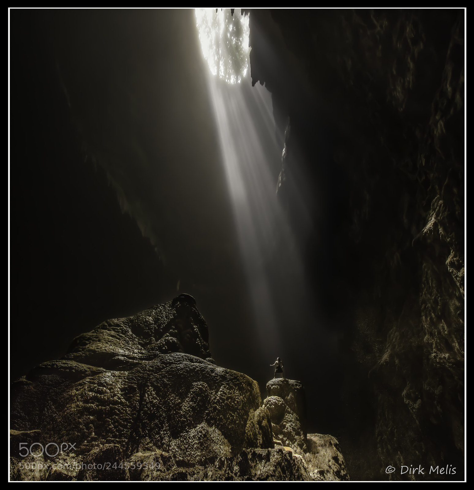 Canon EOS 7D Mark II sample photo. Light photography