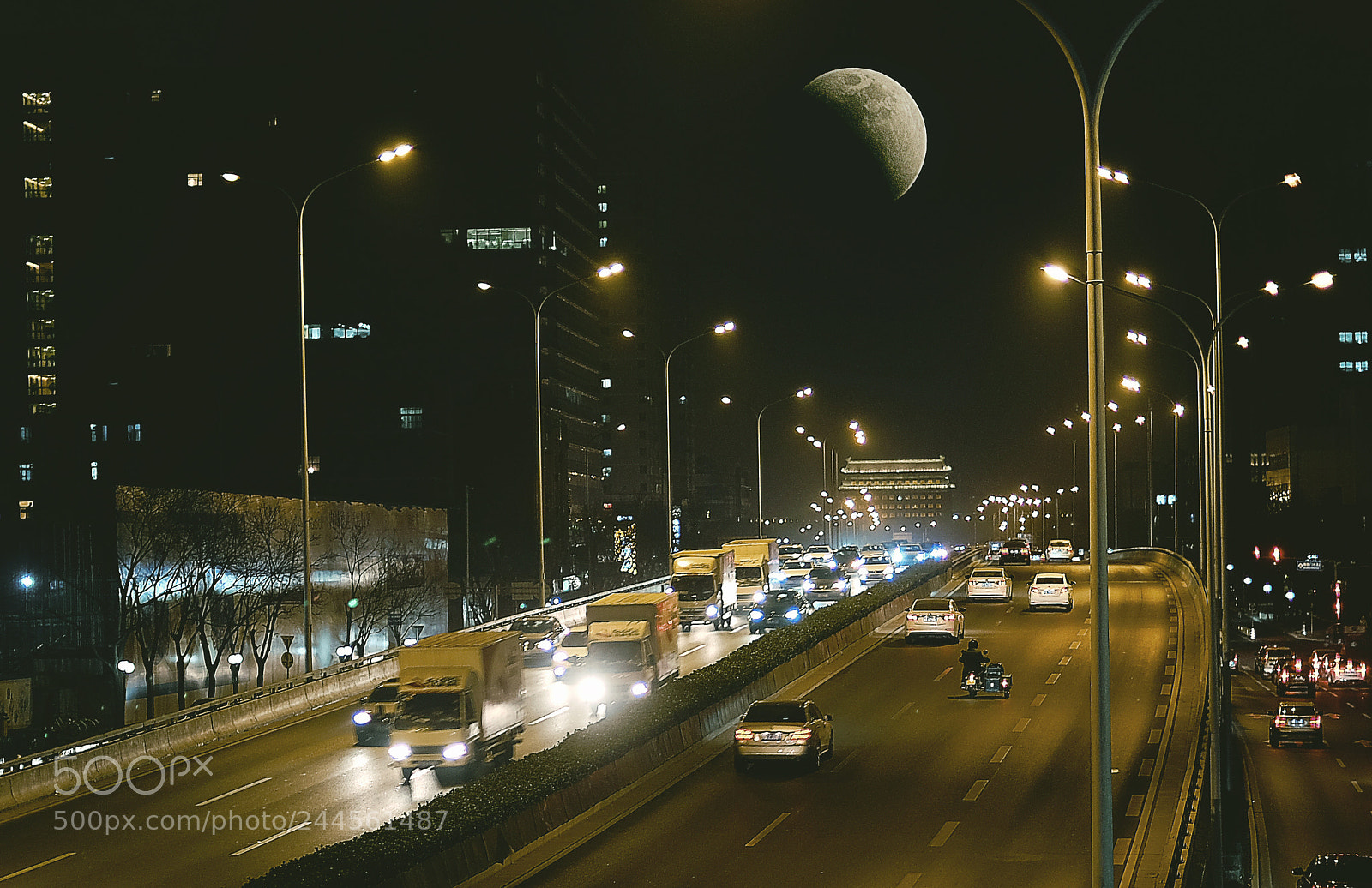 Fujifilm X-T20 sample photo. The evil moon in photography