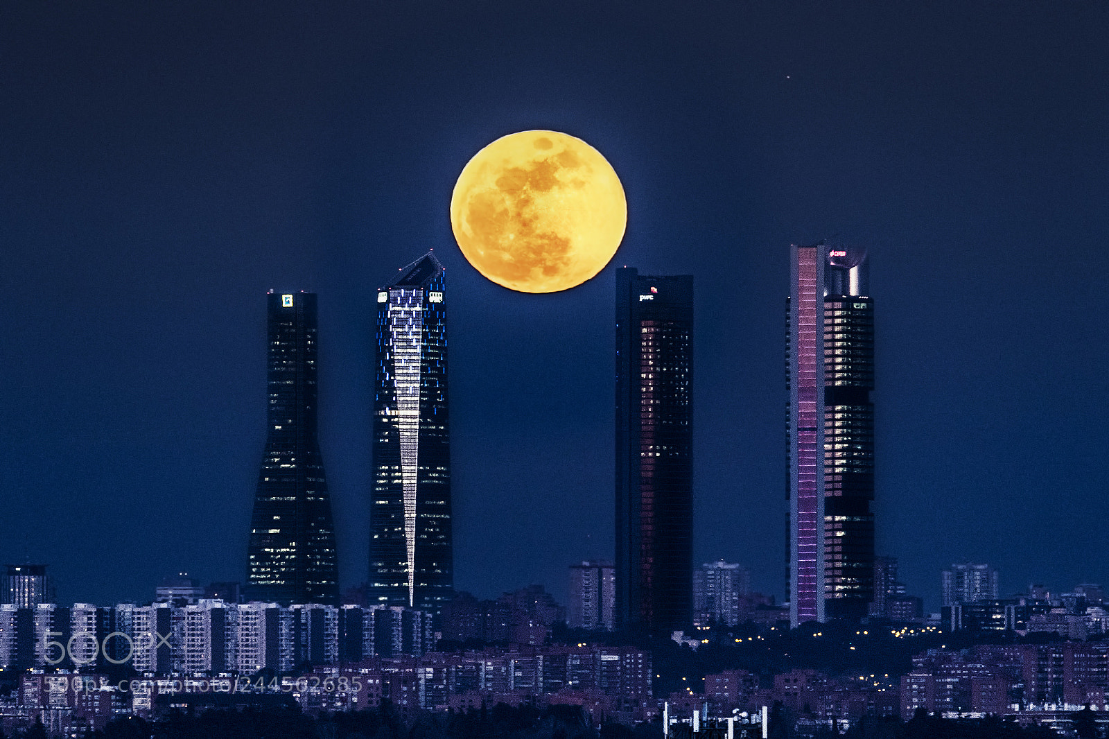 Canon EOS 7D Mark II sample photo. Superluna photography