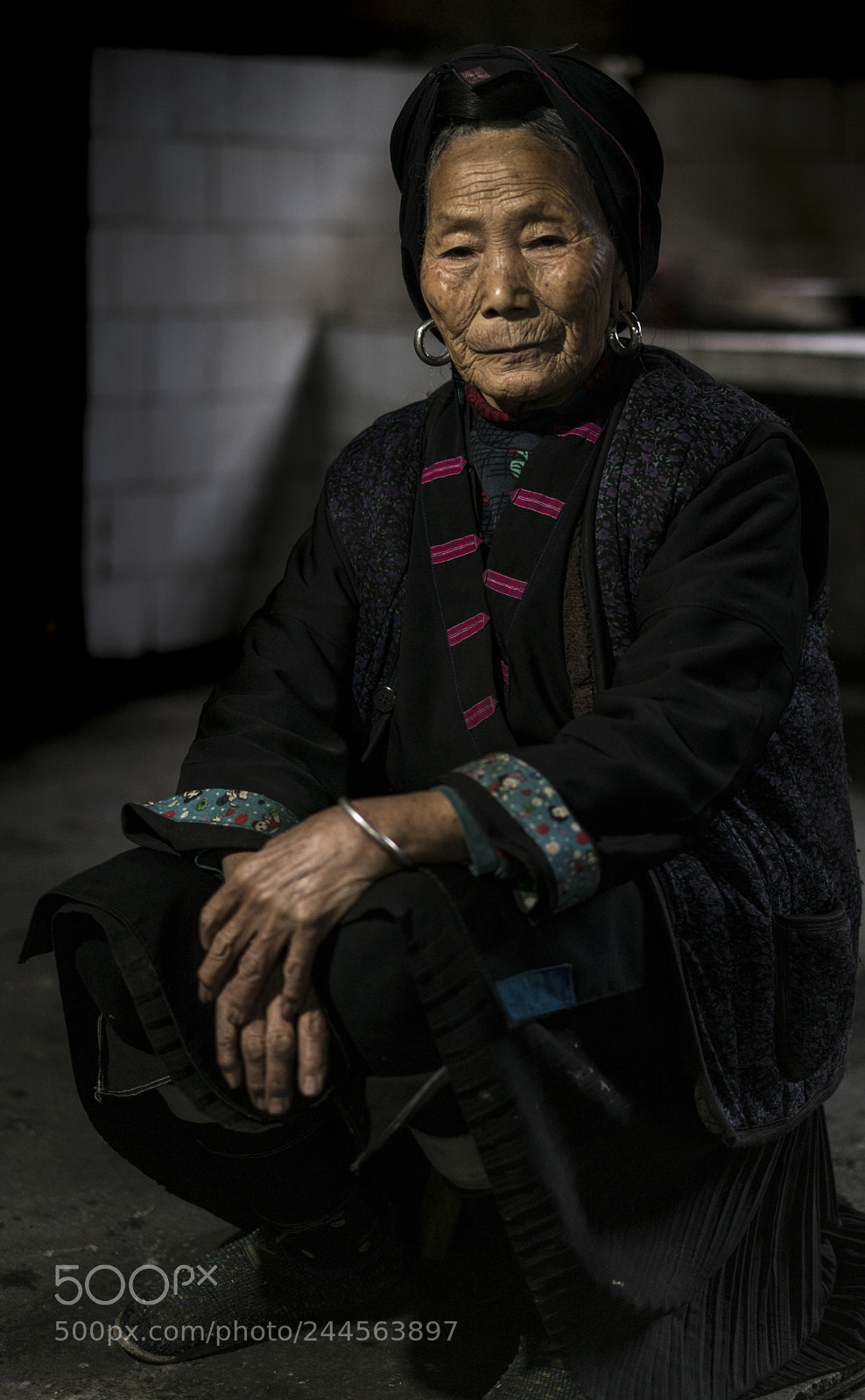 Sony a7R II sample photo. Old minority woman, longji photography
