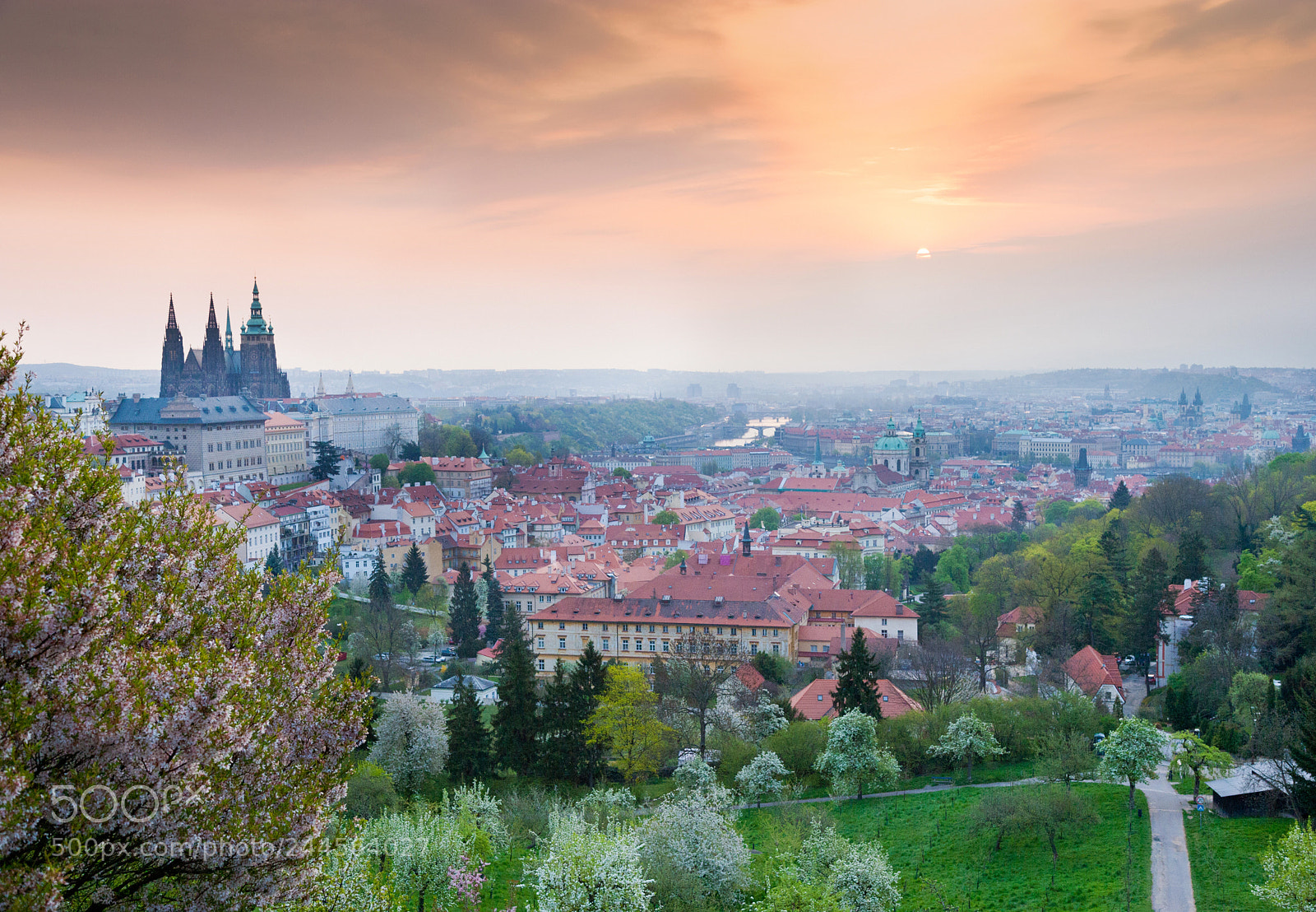Canon EOS-1Ds Mark II sample photo. Prague castle and lesser photography