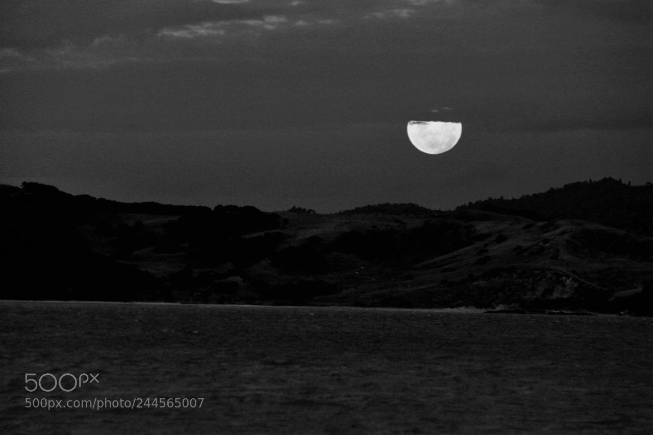 Canon EOS 650D (EOS Rebel T4i / EOS Kiss X6i) sample photo. Moon photography
