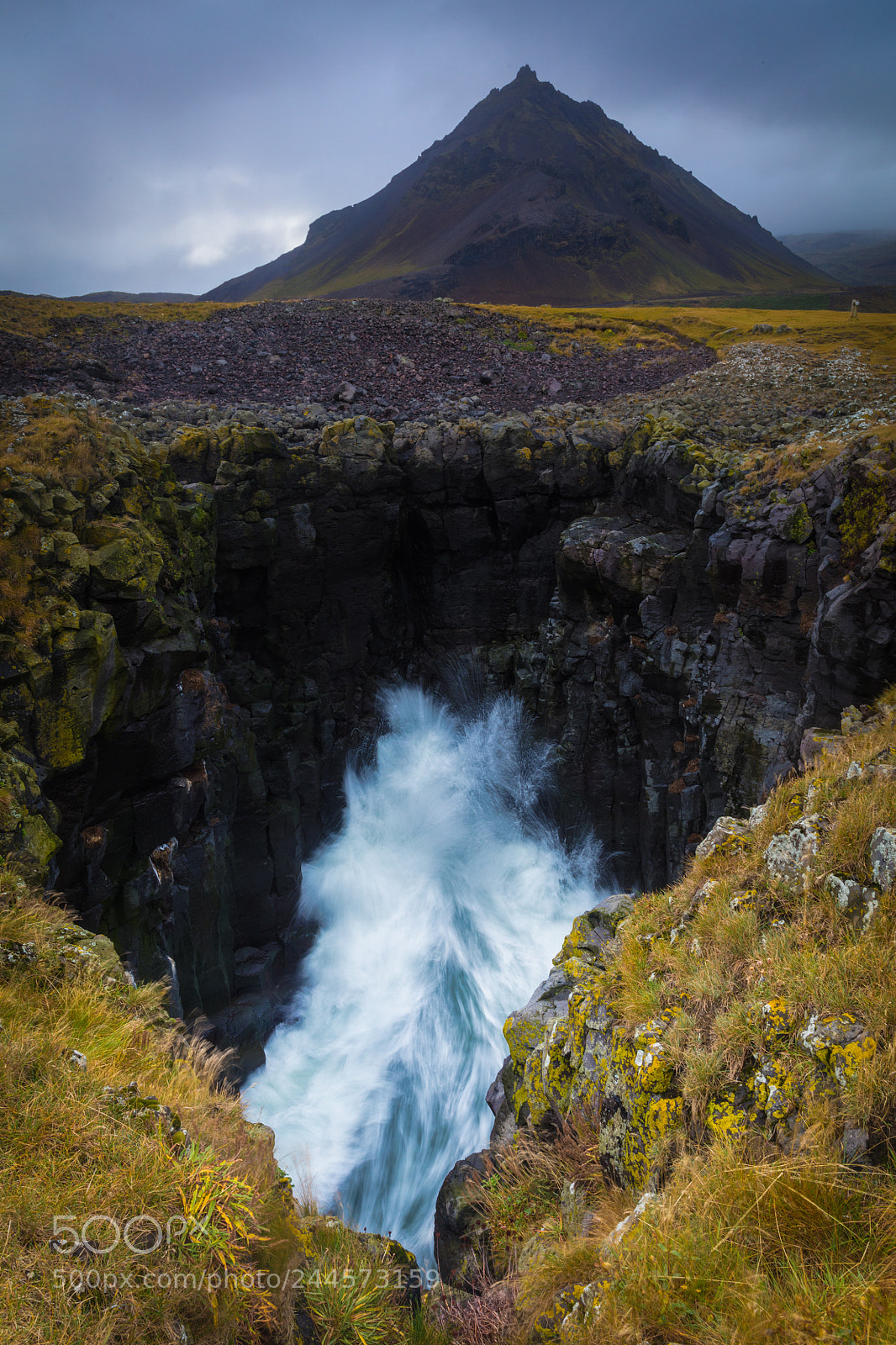 Canon EOS 5DS R sample photo. Burst of water photography