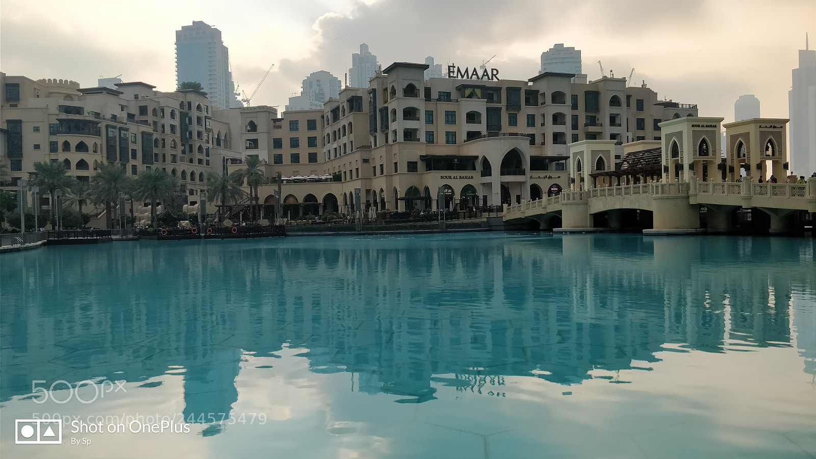 OnePlus 5 sample photo. Dubai mall photography