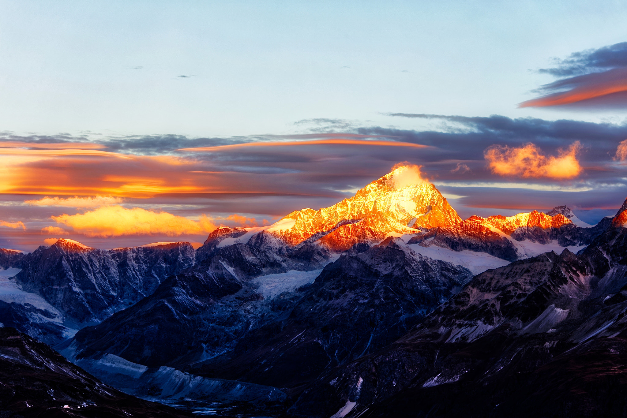 Canon EOS 5DS R sample photo. Mountains on fire photography