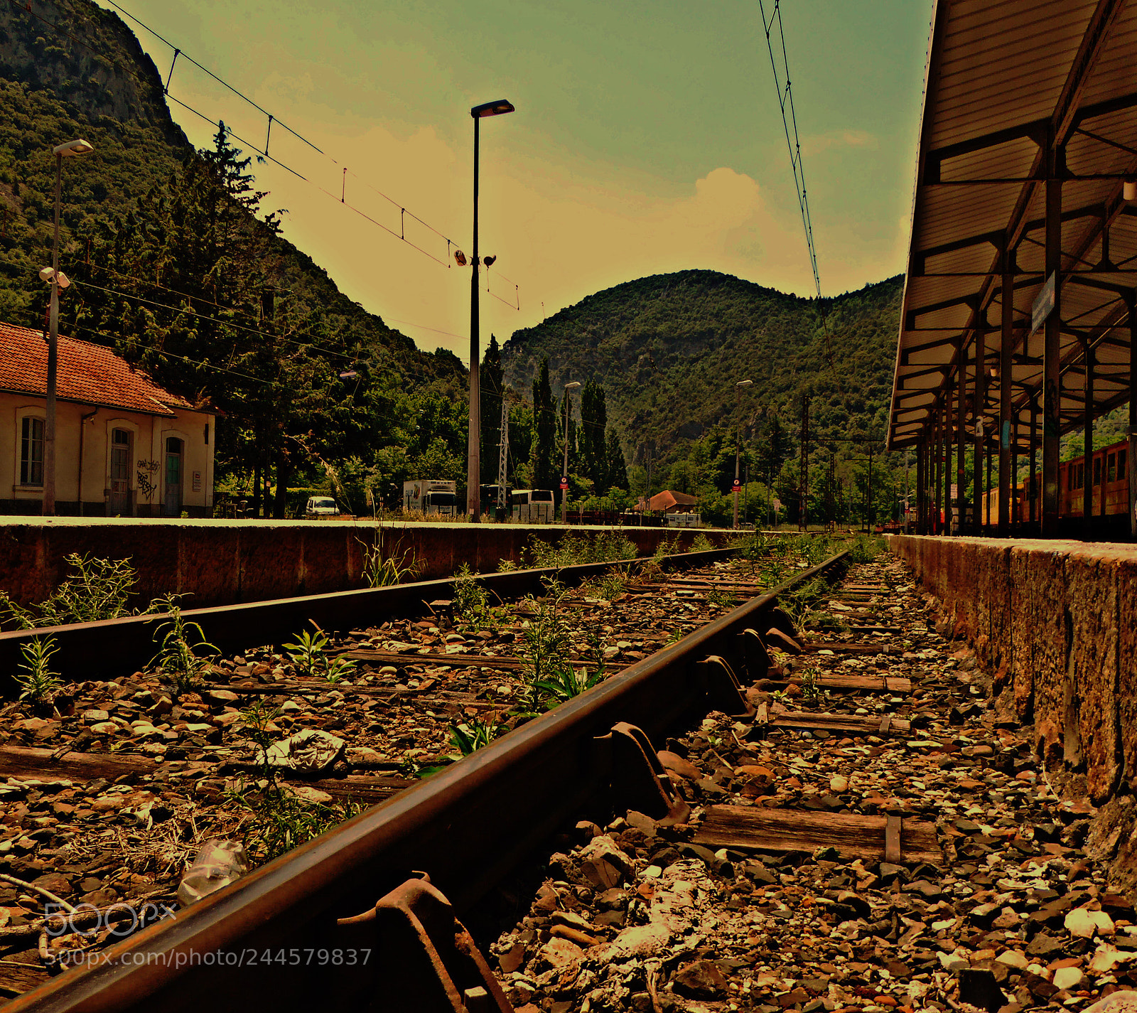 Panasonic Lumix DMC-ZS40 (Lumix DMC-TZ60) sample photo. Train jaune photography