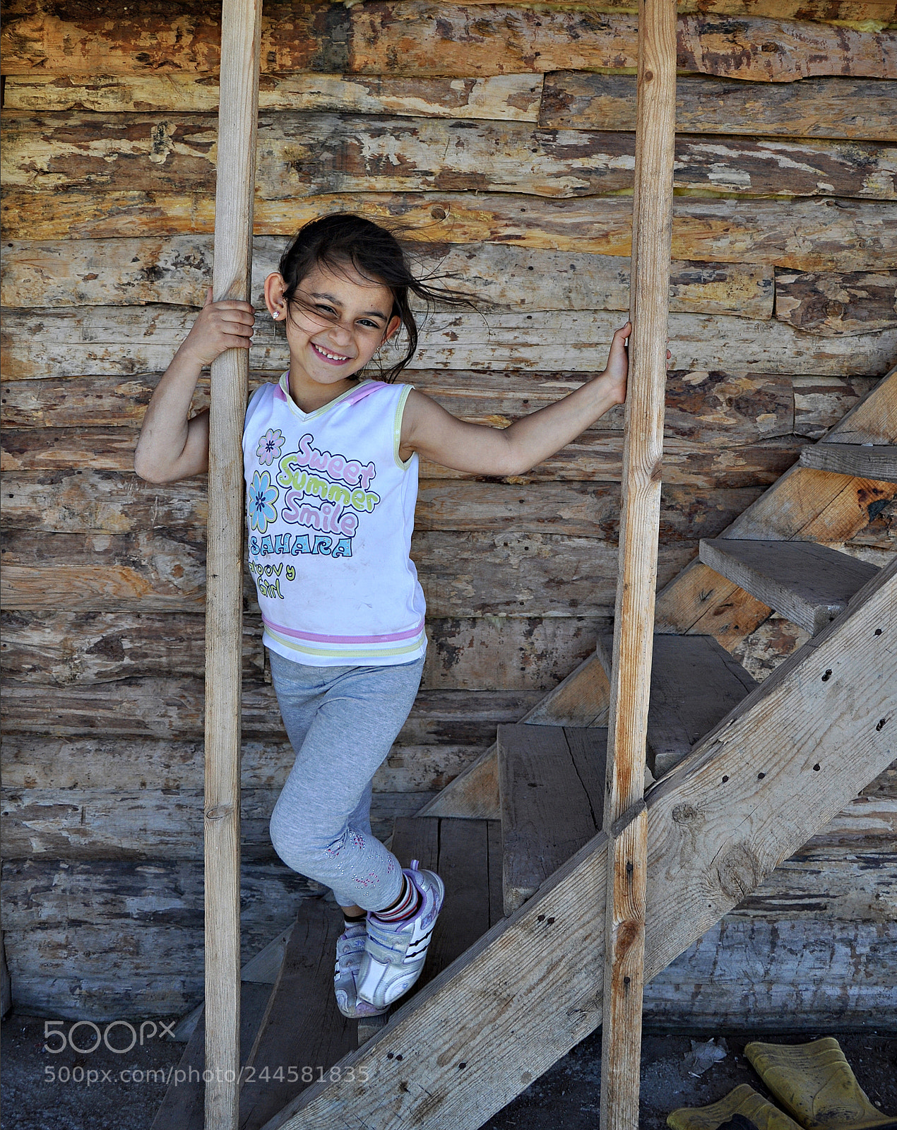 Nikon D90 sample photo. Child on stairs photography