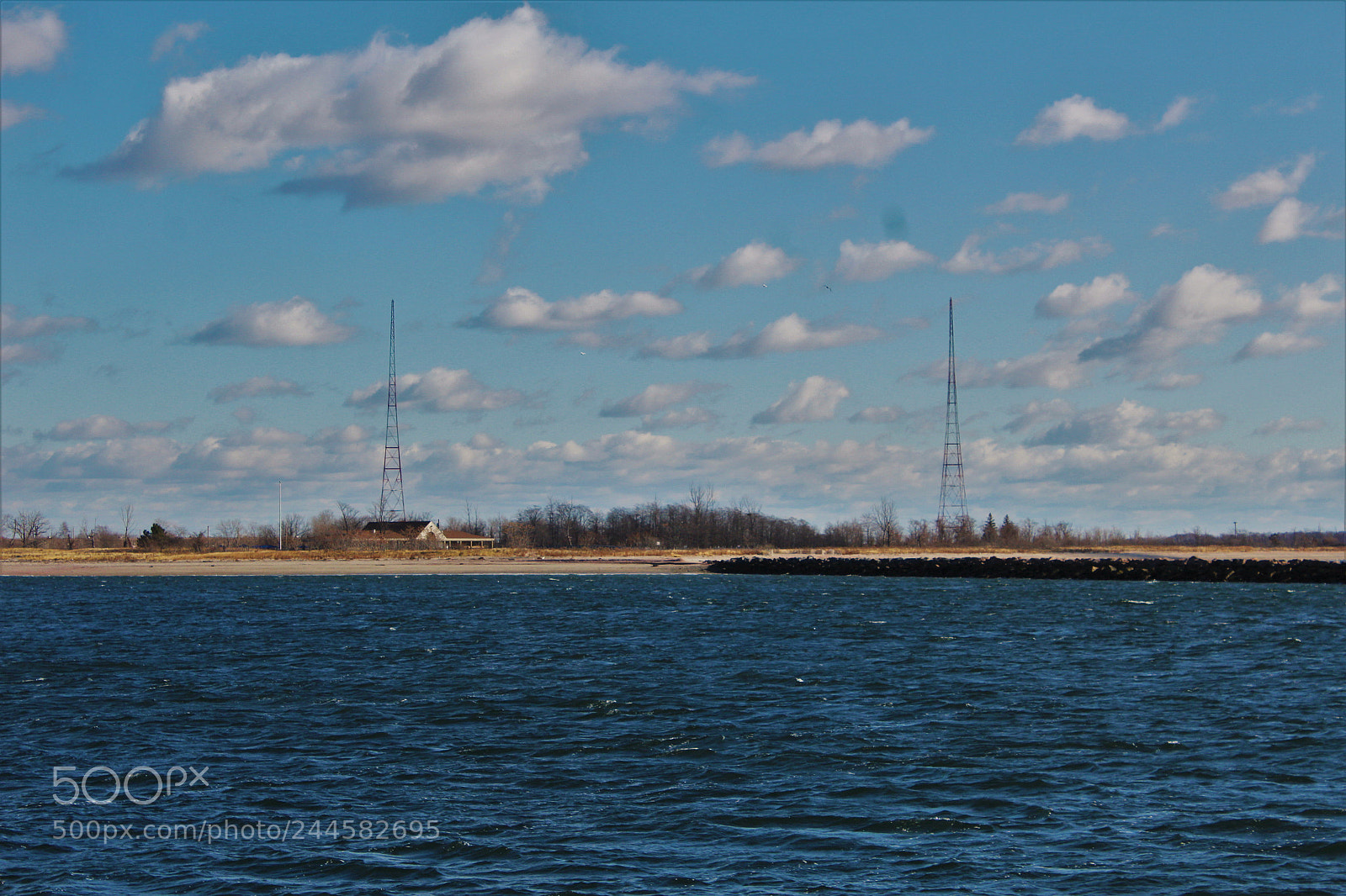 Canon EOS 1200D (EOS Rebel T5 / EOS Kiss X70 / EOS Hi) sample photo. Radio towers on beach photography