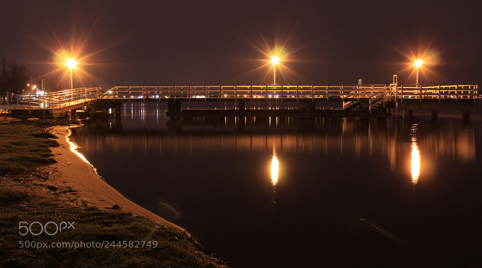 Canon EOS 1200D (EOS Rebel T5 / EOS Kiss X70 / EOS Hi) sample photo. Little pier photography