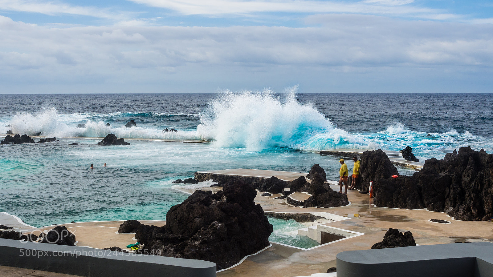 Olympus OM-D E-M5 sample photo. Big wave photography