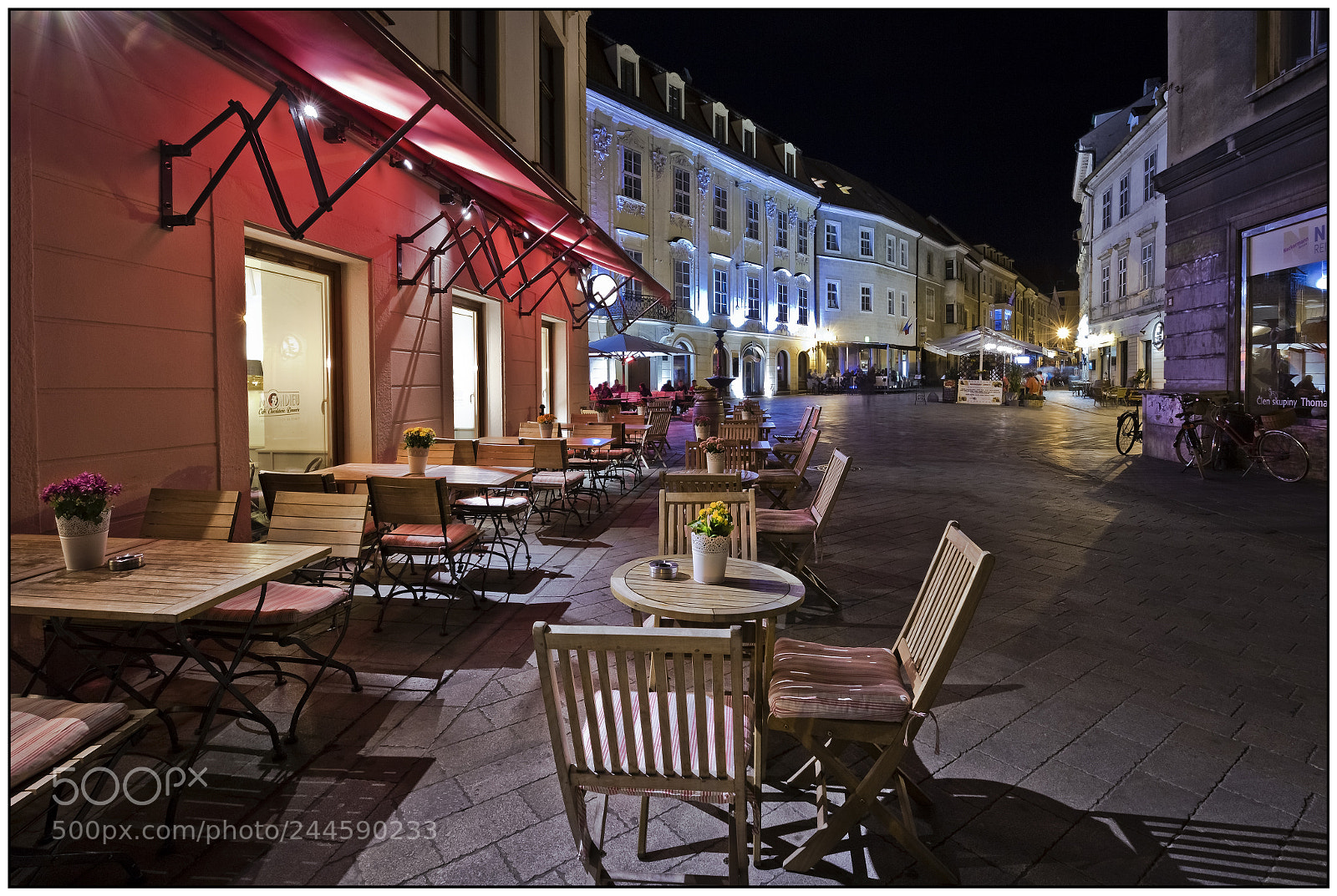 Canon EOS M sample photo. Cafe, bratislava. photography
