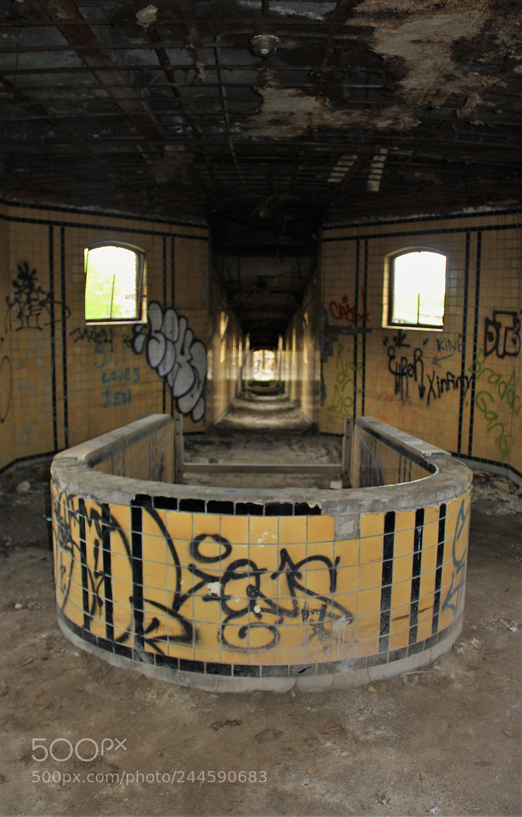 Canon EOS 1200D (EOS Rebel T5 / EOS Kiss X70 / EOS Hi) sample photo. Platform ramp, buffalo central photography