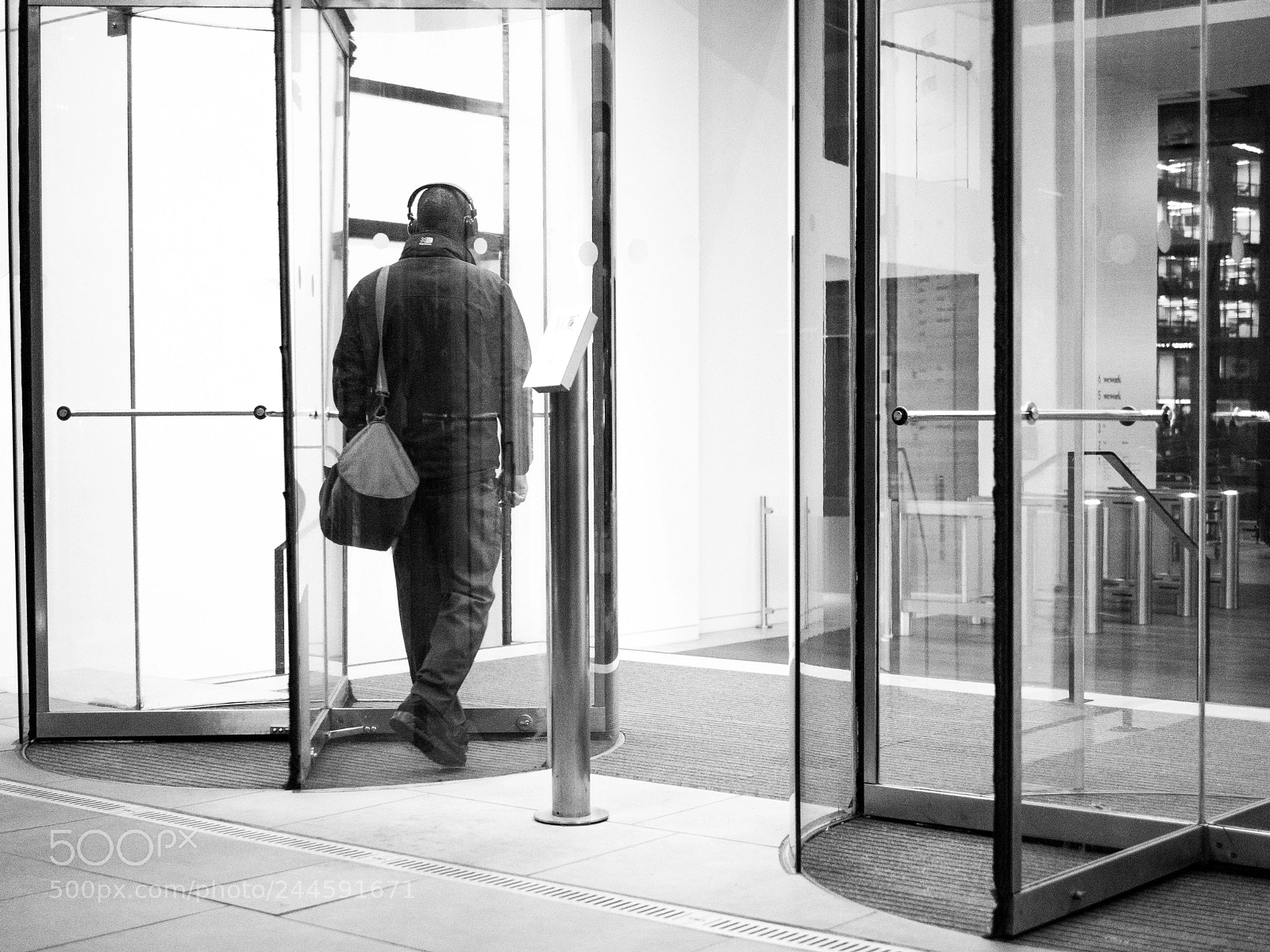 Olympus OM-D E-M1 sample photo. Night worker photography