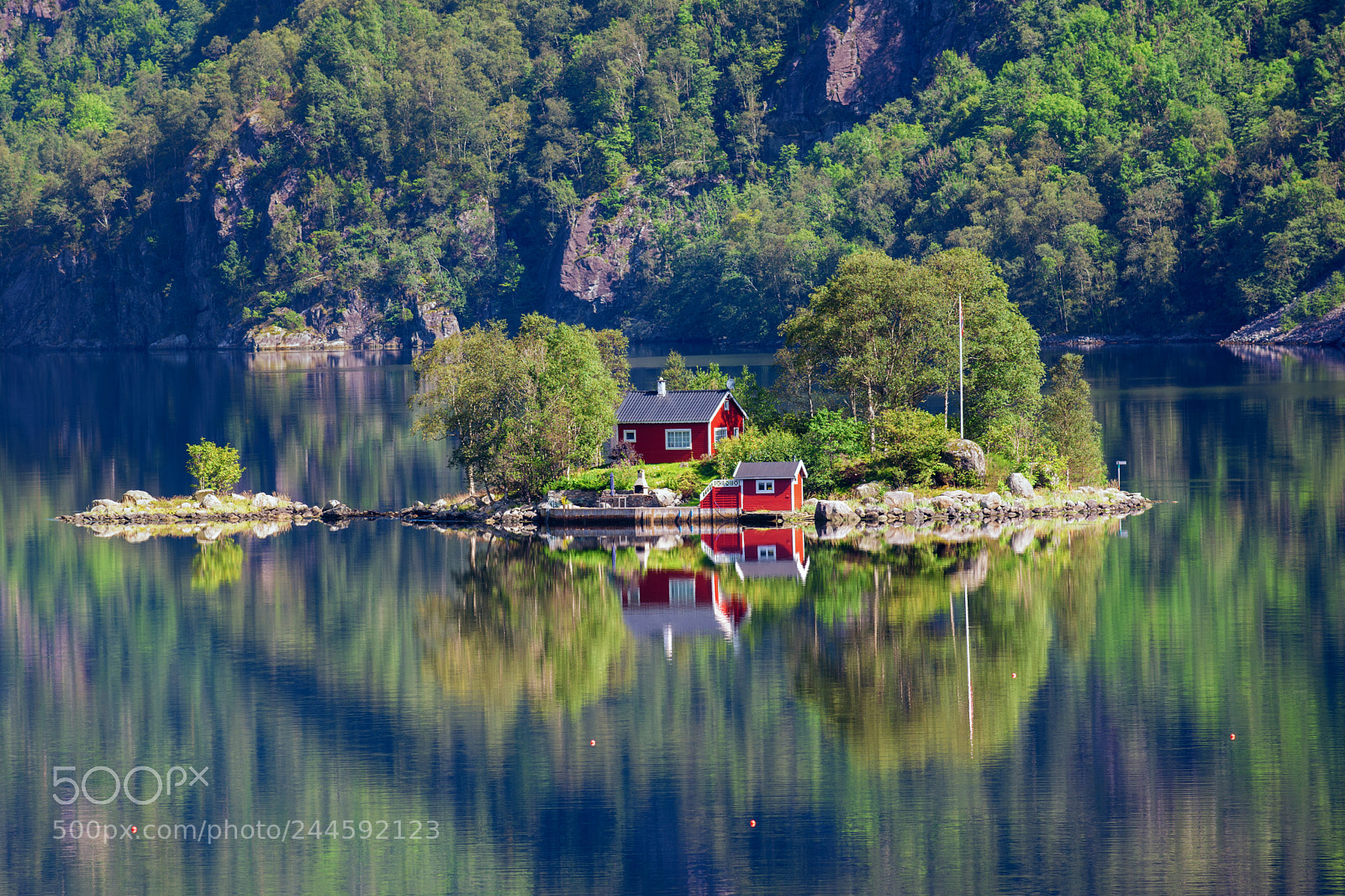 Nikon D7100 sample photo. Red cabin photography
