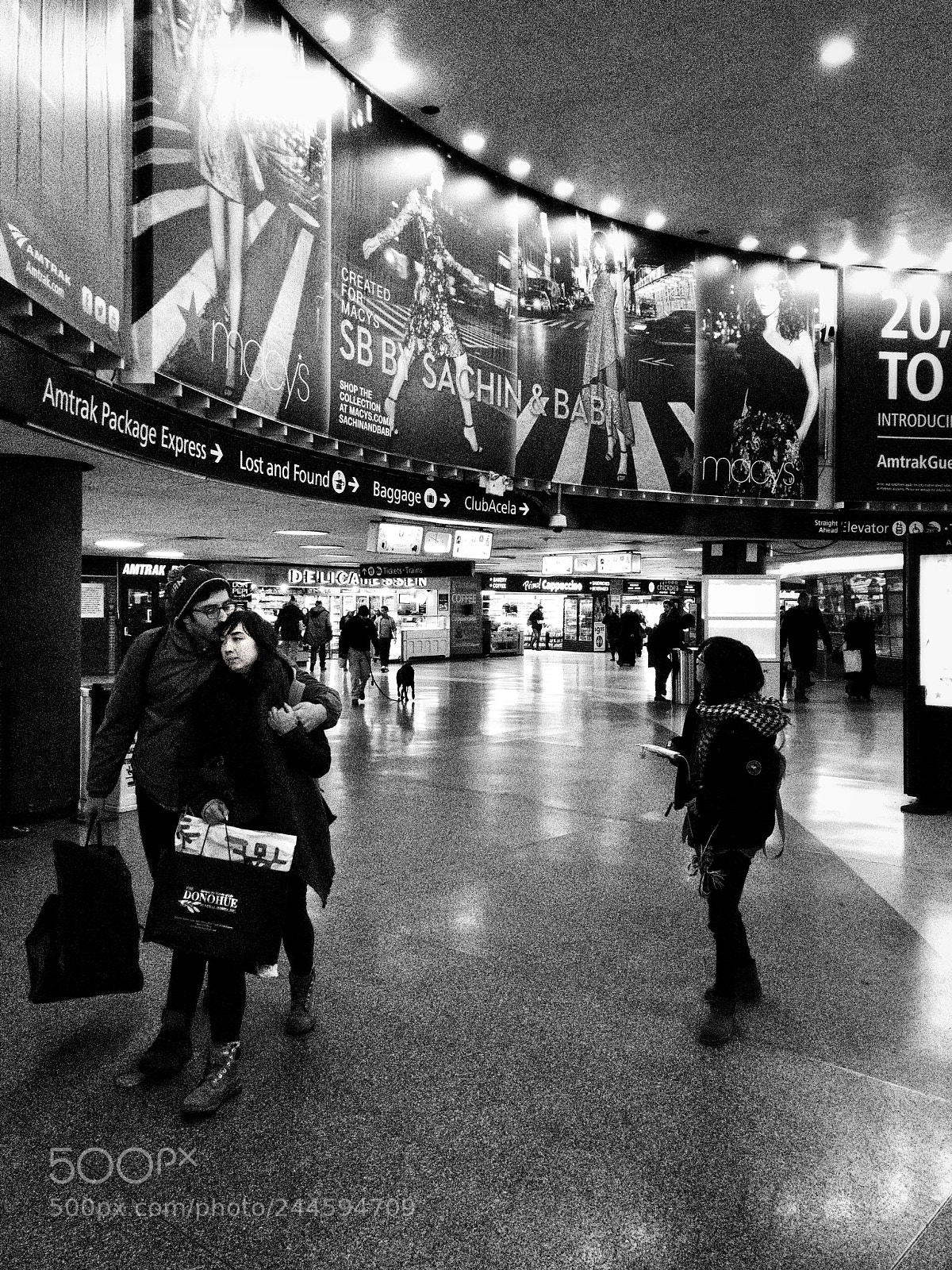 Apple iPhone X sample photo. Travelers in love photography