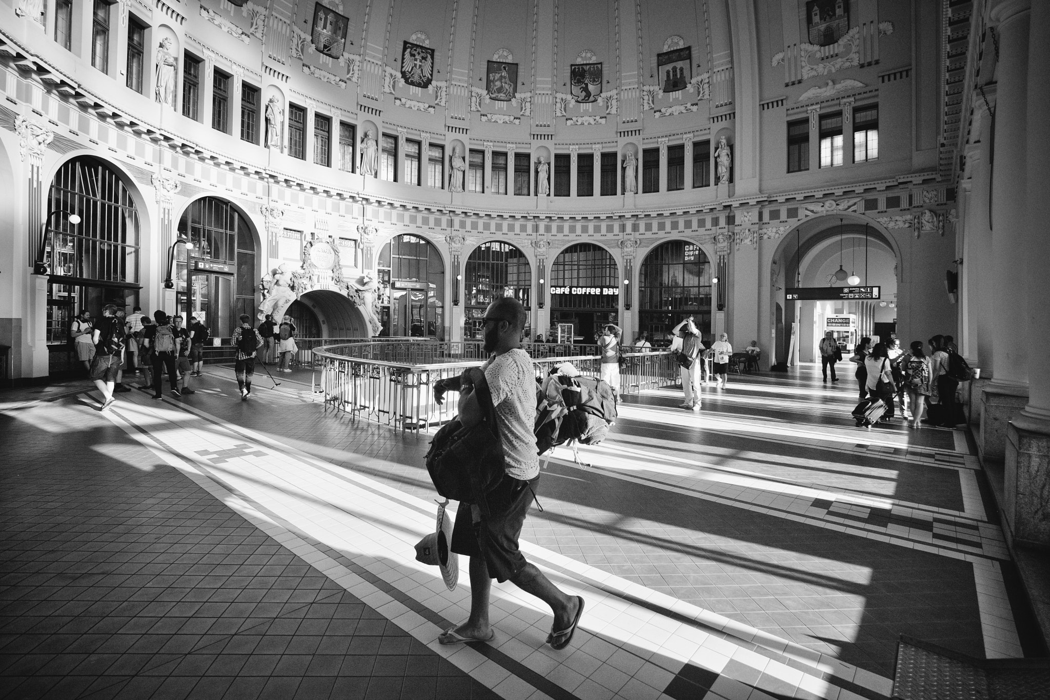 Samyang 14mm F2.8 ED AS IF UMC sample photo. Tourist photography