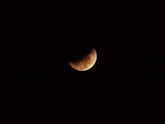 Sony Cyber-shot DSC-H70 sample photo. Lunar eclipse photography