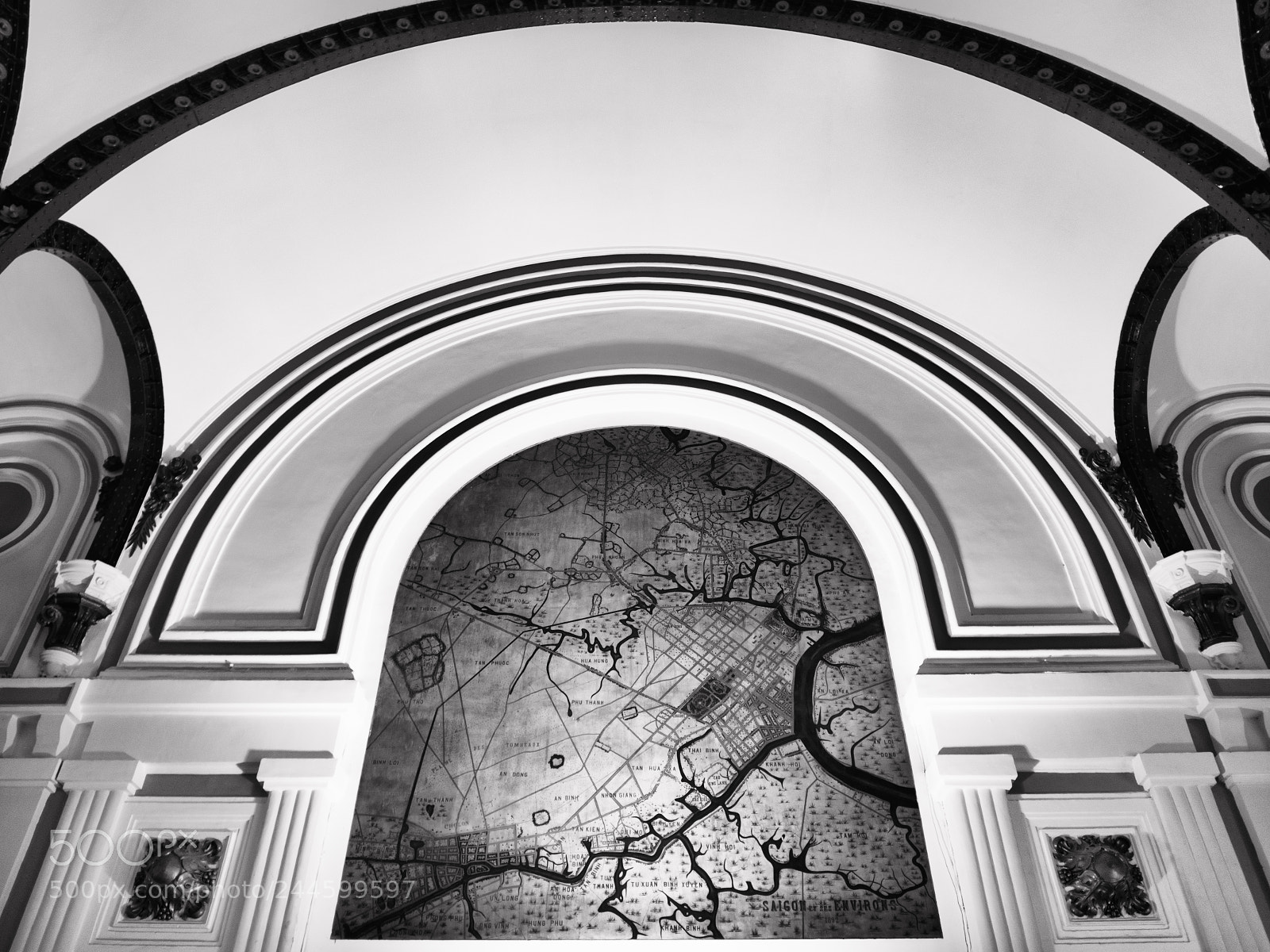 Panasonic Lumix DMC-GX7 sample photo. Arches and map photography