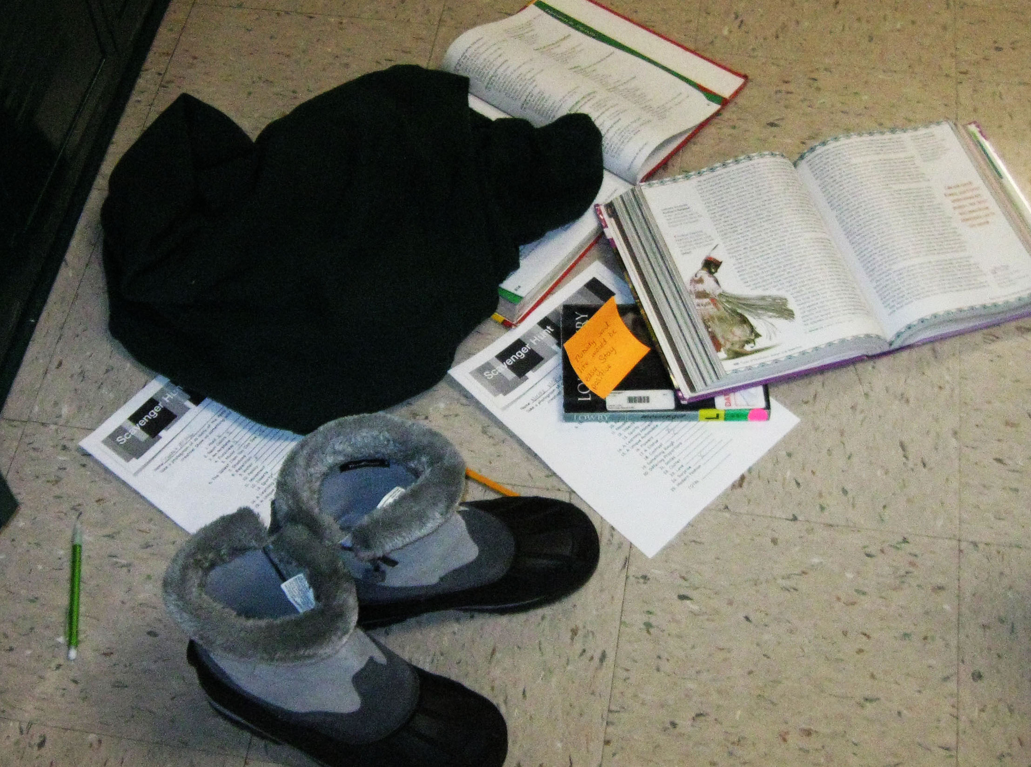 Canon PowerShot A590 IS sample photo. Clutter photography