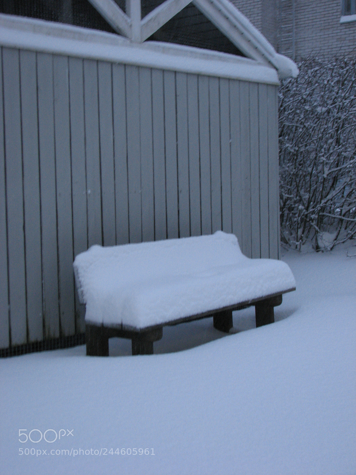 Canon POWERSHOT S3 IS sample photo. Bench photography
