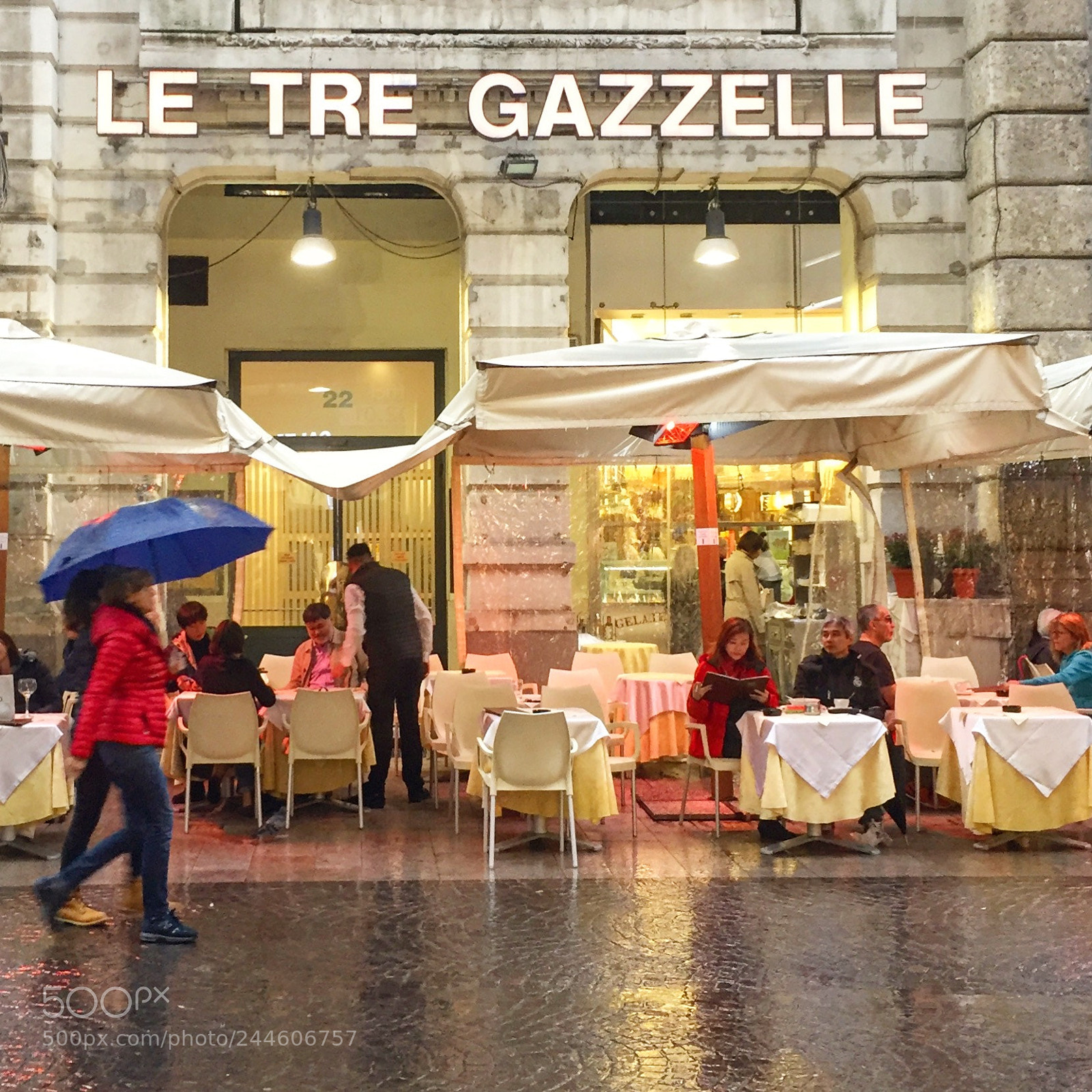 Apple iPhone 6 sample photo. Rain in milan photography