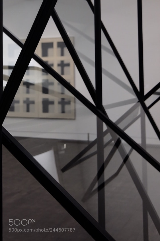 Fujifilm X70 sample photo. Lines vs canvas photography