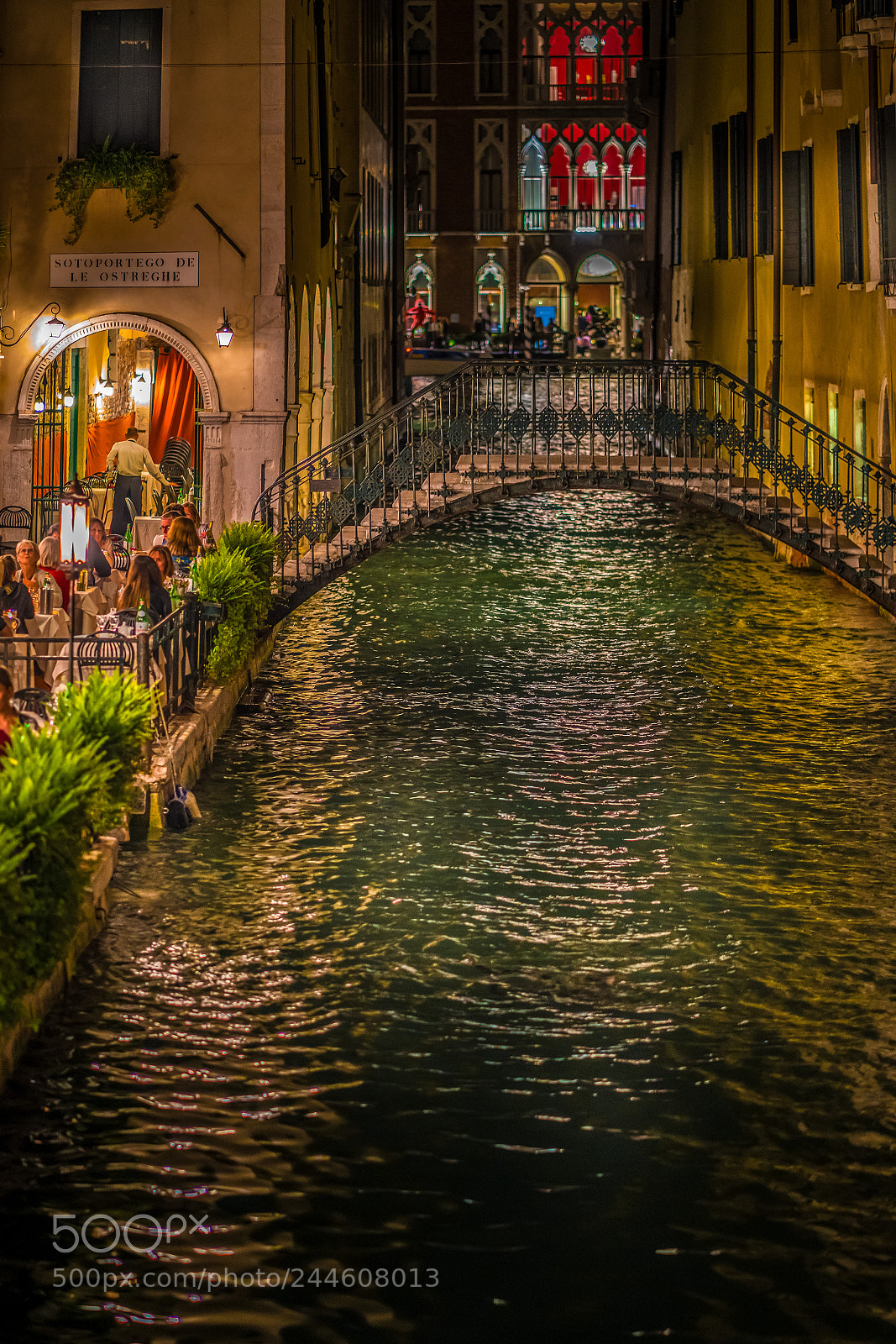 Sony a7R II sample photo. Dinner along the canal photography