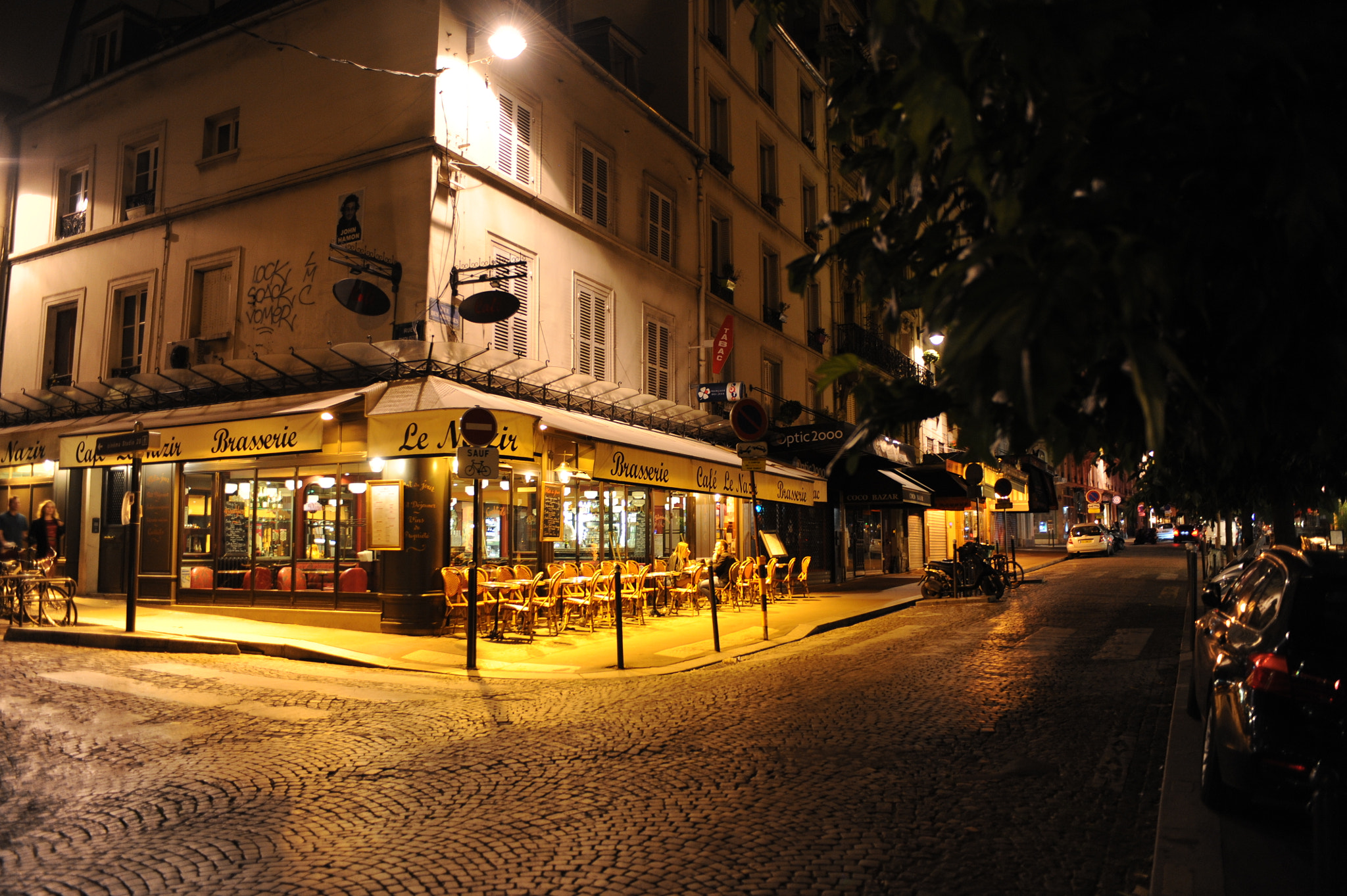 Nikon AF-S Nikkor 28-70mm F2.8 ED-IF sample photo. Night photography