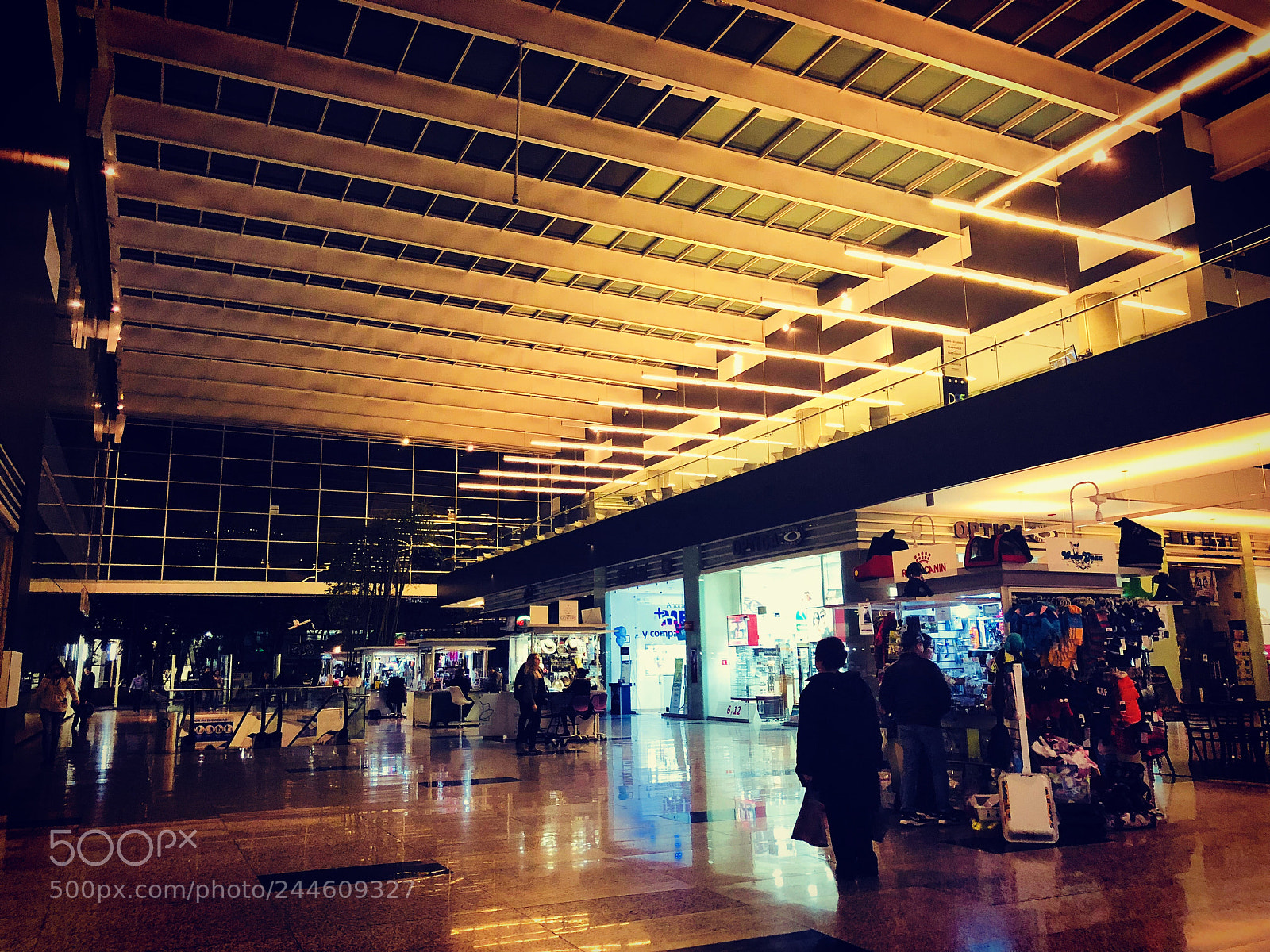 Apple iPhone 8 Plus sample photo. Mall photography