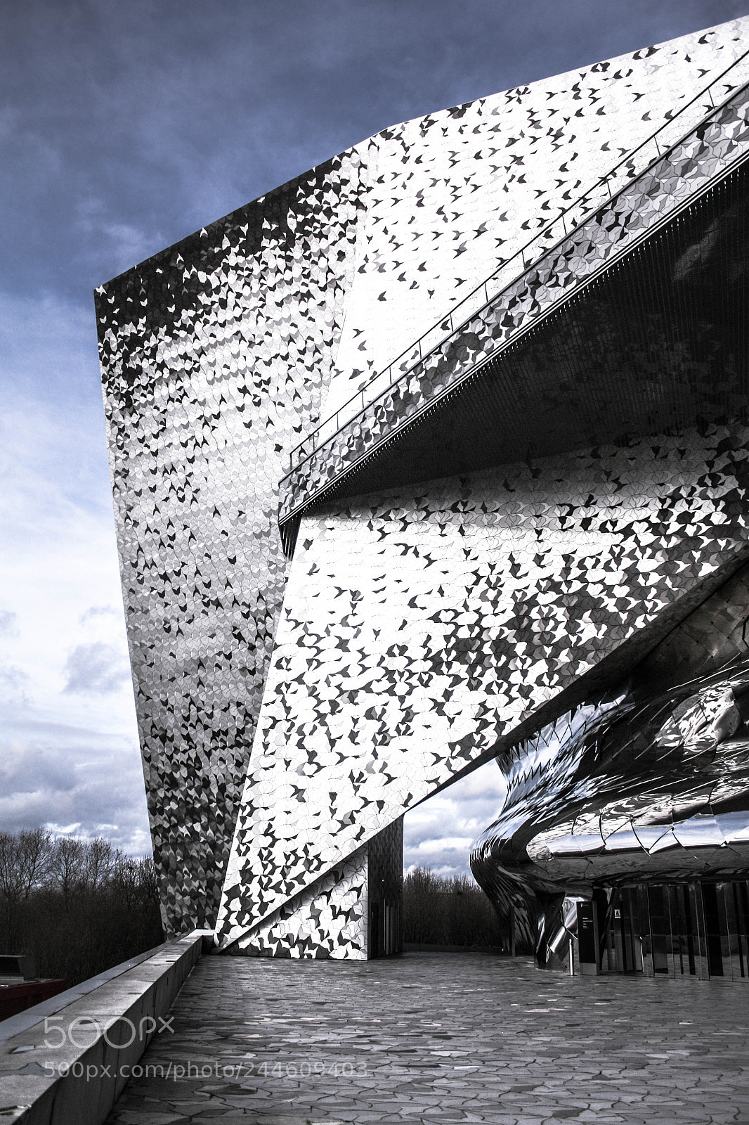 Canon EOS 450D (EOS Rebel XSi / EOS Kiss X2) sample photo. Philharmonie de paris iii photography