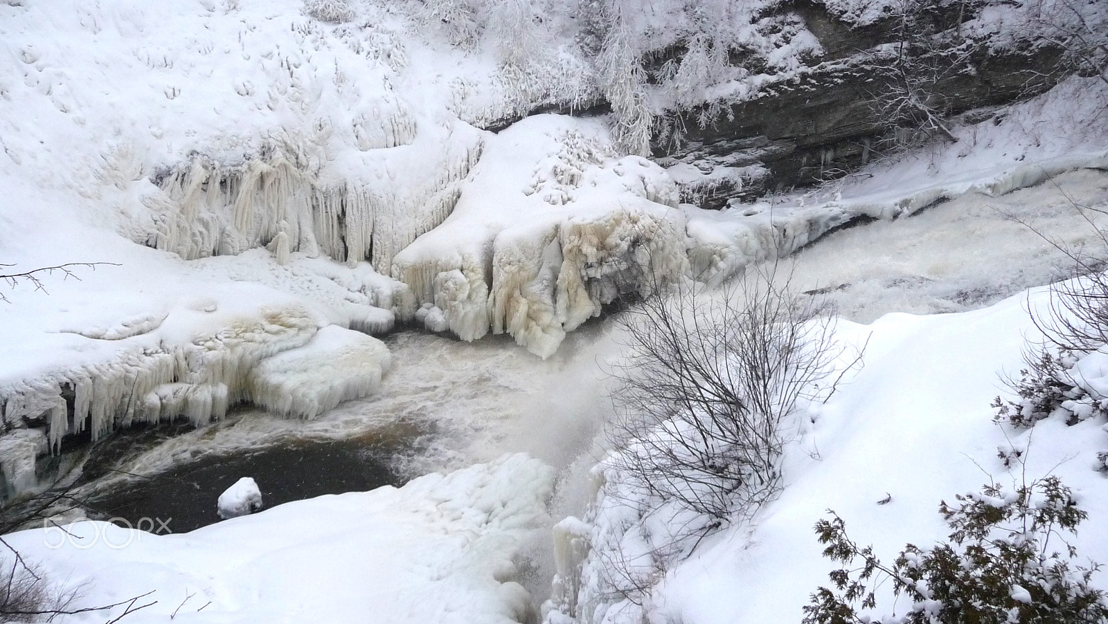 Panasonic Lumix DMC-TZ4 sample photo. Kabir kouba waterfall photography