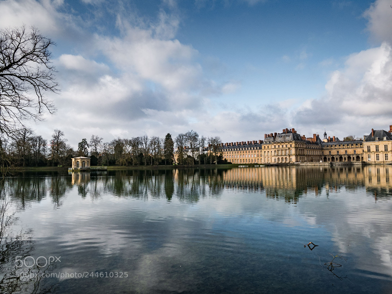 Panasonic Lumix DMC-GX85 (Lumix DMC-GX80 / Lumix DMC-GX7 Mark II) sample photo. Castle of fontainebleau photography