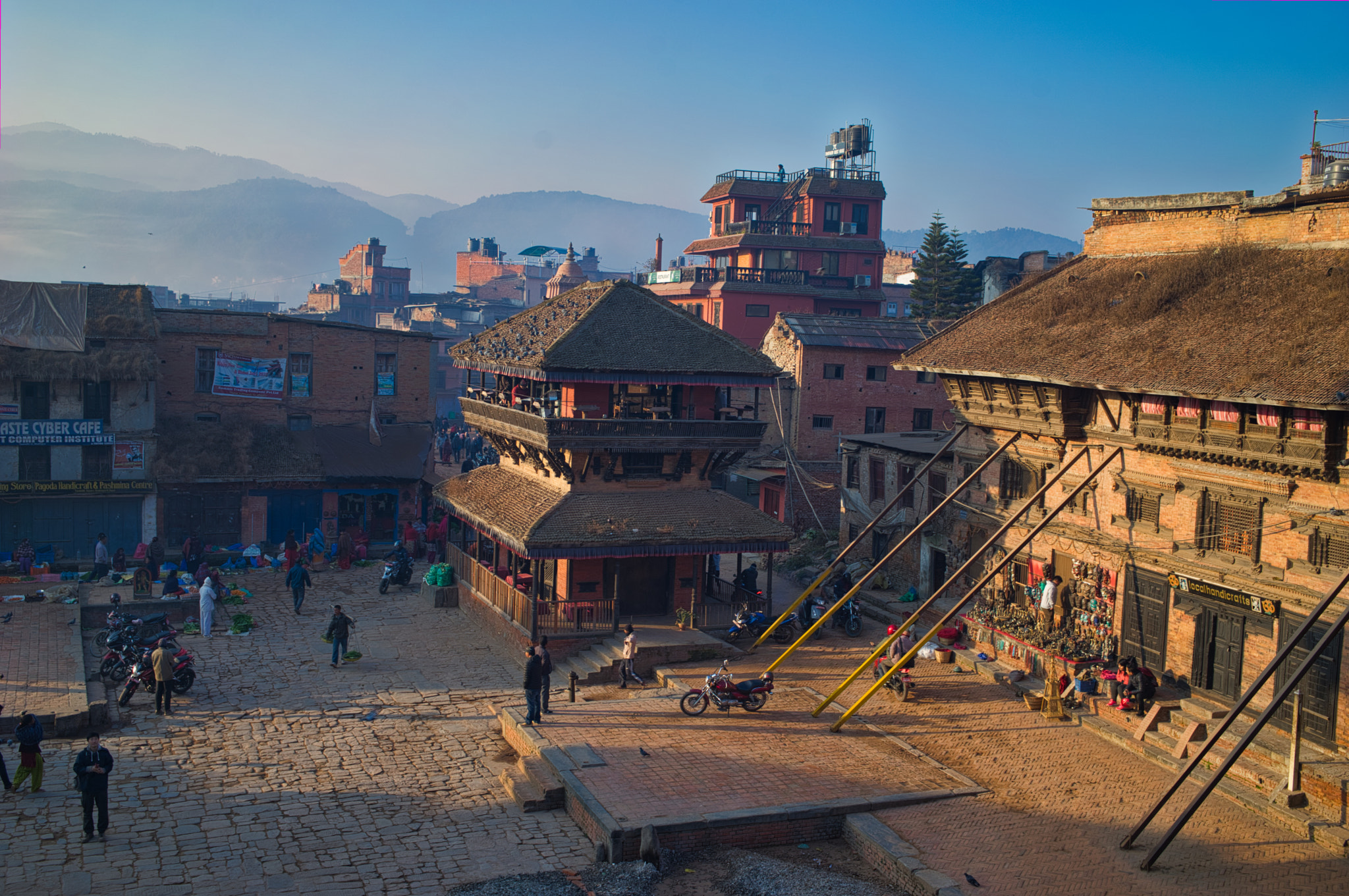 ZEISS Loxia 35mm F2 sample photo. Bhaktapur town square photography