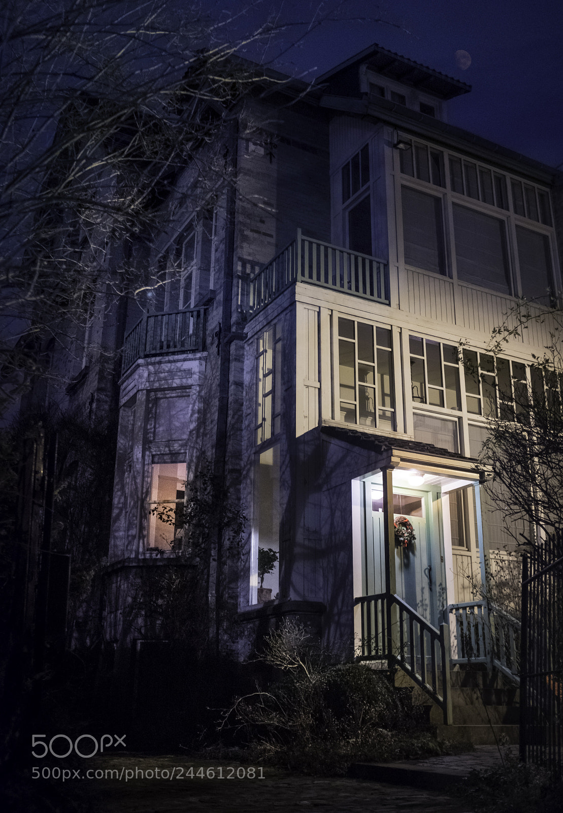 Fujifilm X100F sample photo. The cosy haunted house photography