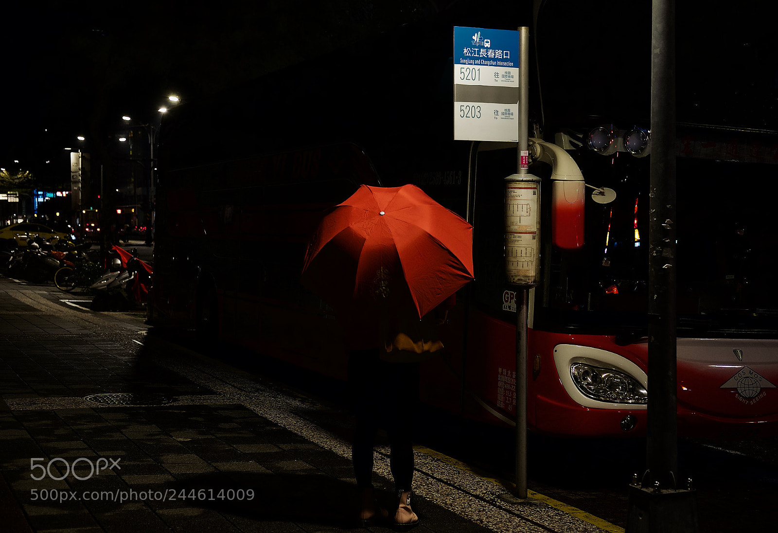 Fujifilm X-T10 sample photo. Warmest waiting photography
