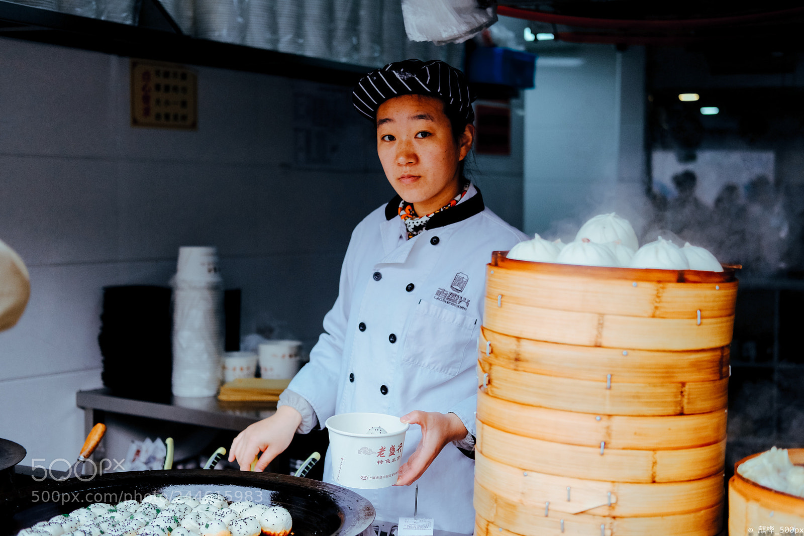 Fujifilm X-T2 sample photo. Baozi lady photography