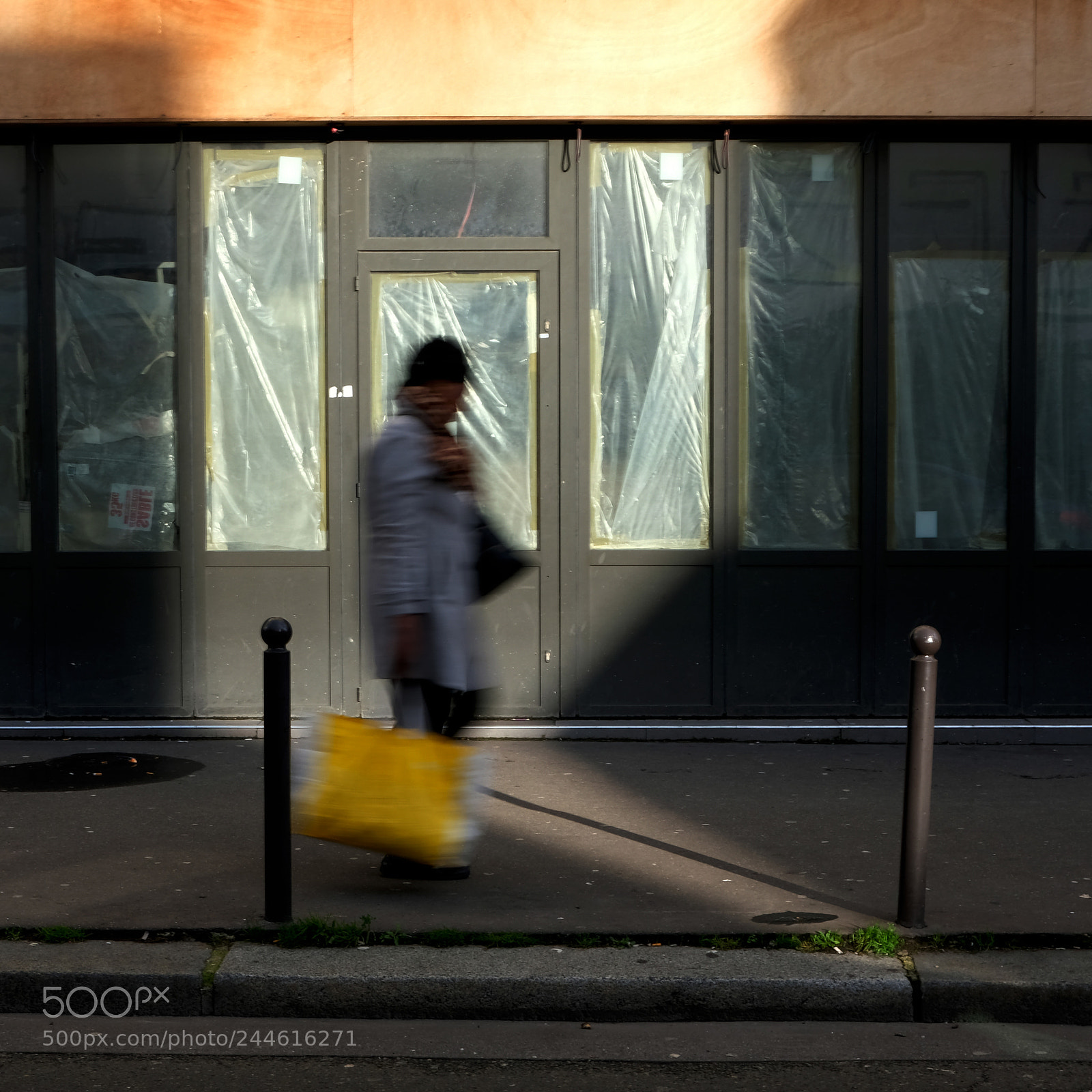 Fujifilm X-T20 sample photo. Yellow bag photography