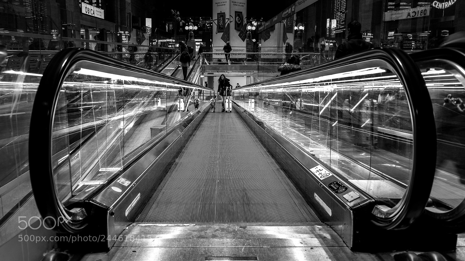 Fujifilm X-T2 sample photo. Gare centrale photography