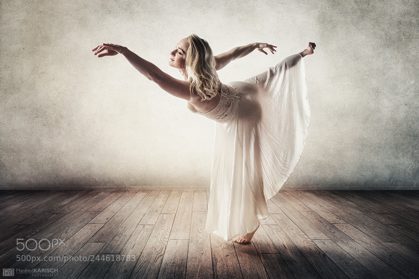 Canon EOS-1D X sample photo. The dancer photography