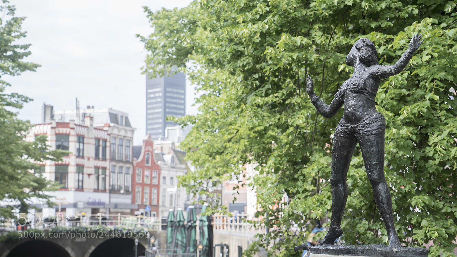 Sony a7S sample photo. Mata hari sculpture photography
